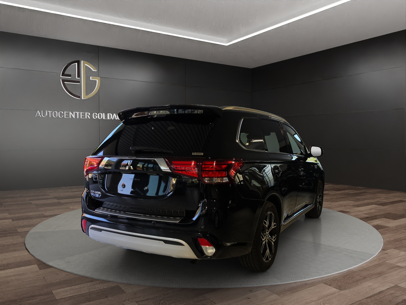 MITSUBISHI Outlander 2.4 PHEV Diamond 4WD Automatic-image-3