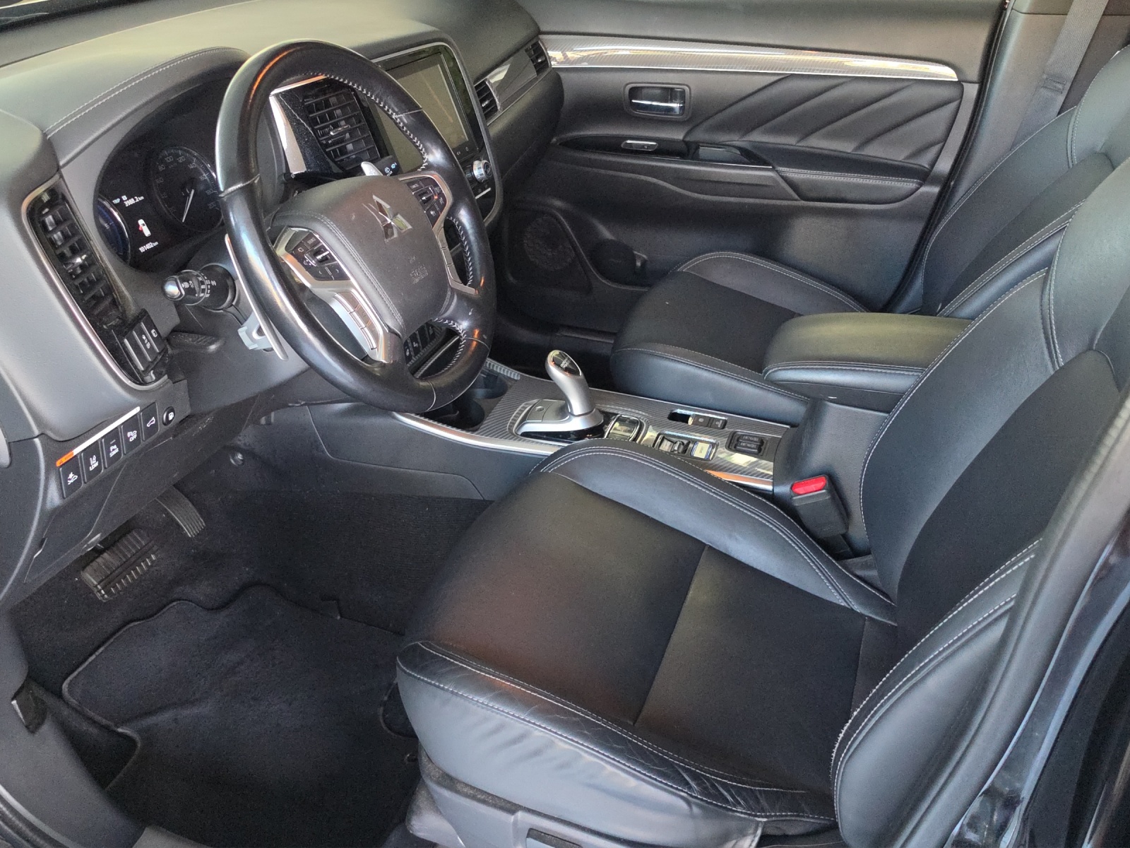 MITSUBISHI Outlander 2.4 PHEV Diamond 4WD Automatic-image-7