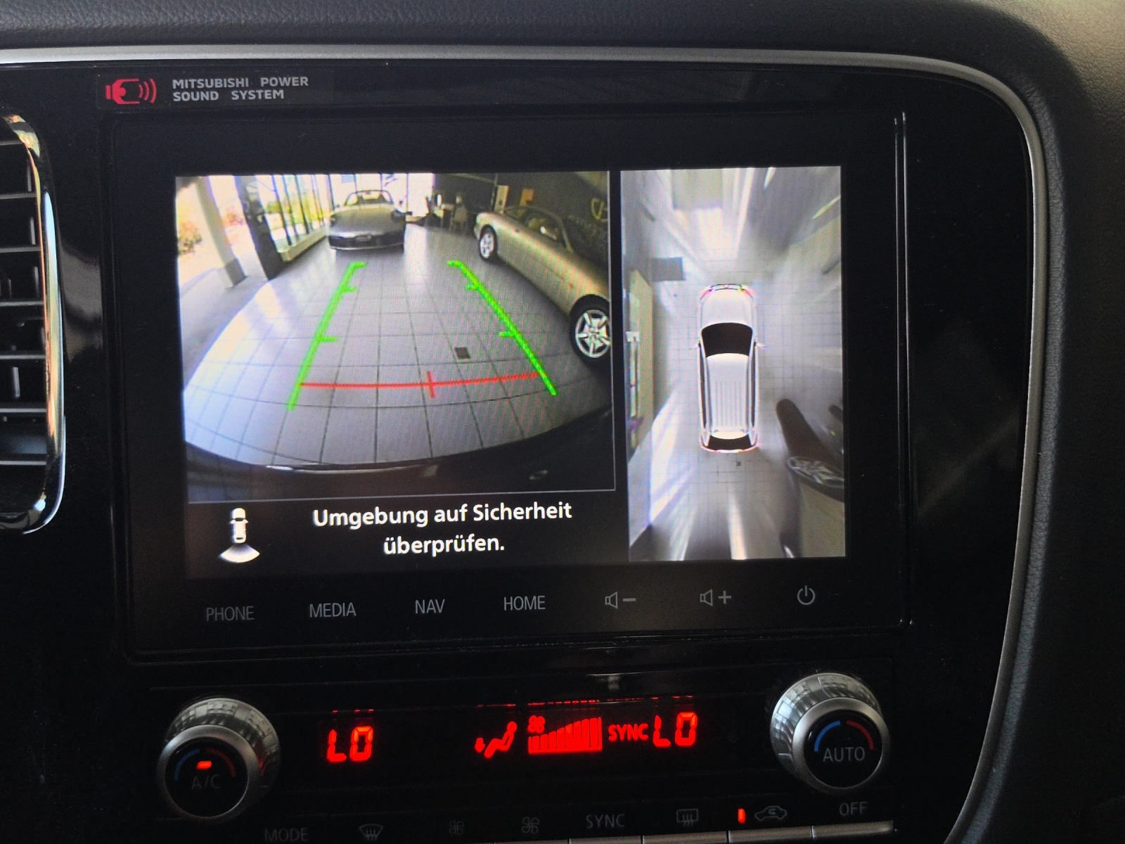 MITSUBISHI Outlander 2.4 PHEV Diamond 4WD Automatic-image-9