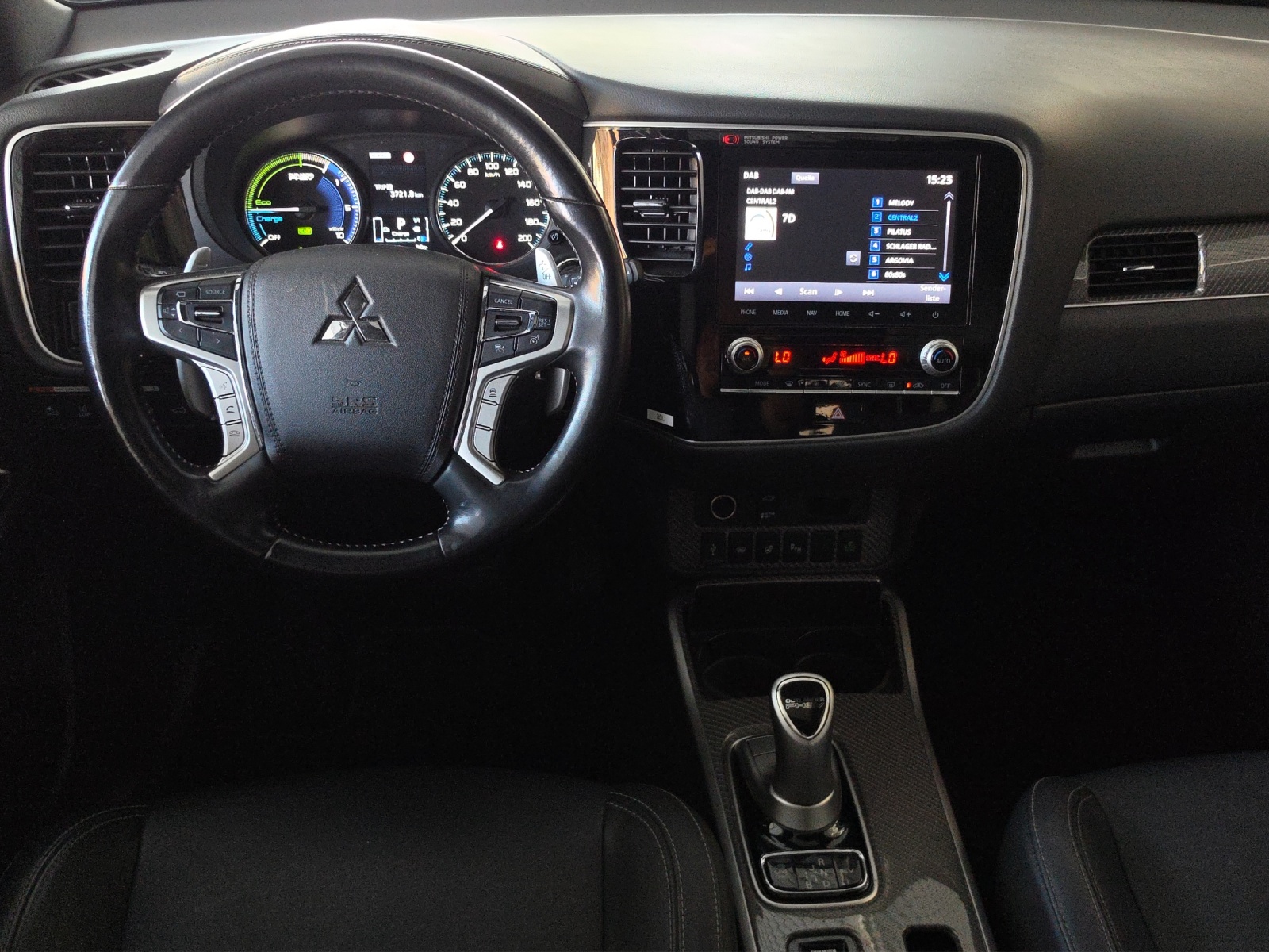 MITSUBISHI Outlander 2.4 PHEV Diamond 4WD Automatic-image-12
