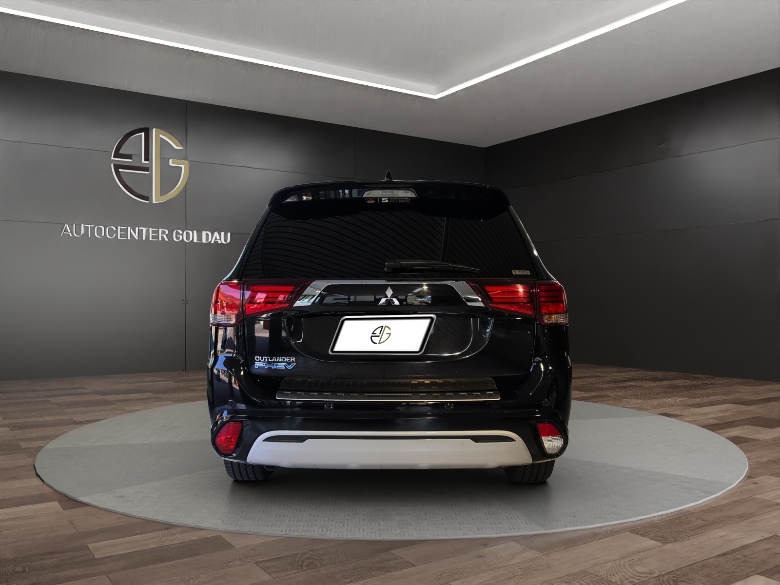 MITSUBISHI Outlander 2.4 PHEV Diamond 4WD Automatic-image-2