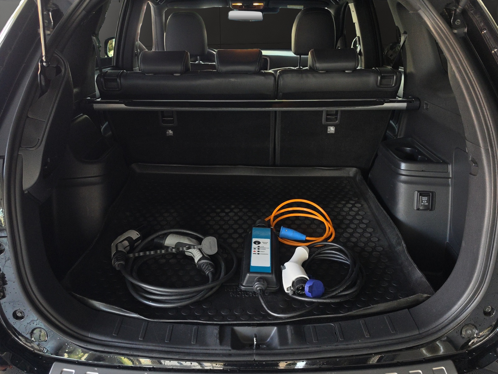 MITSUBISHI Outlander 2.4 PHEV Diamond 4WD Automatic-image-15