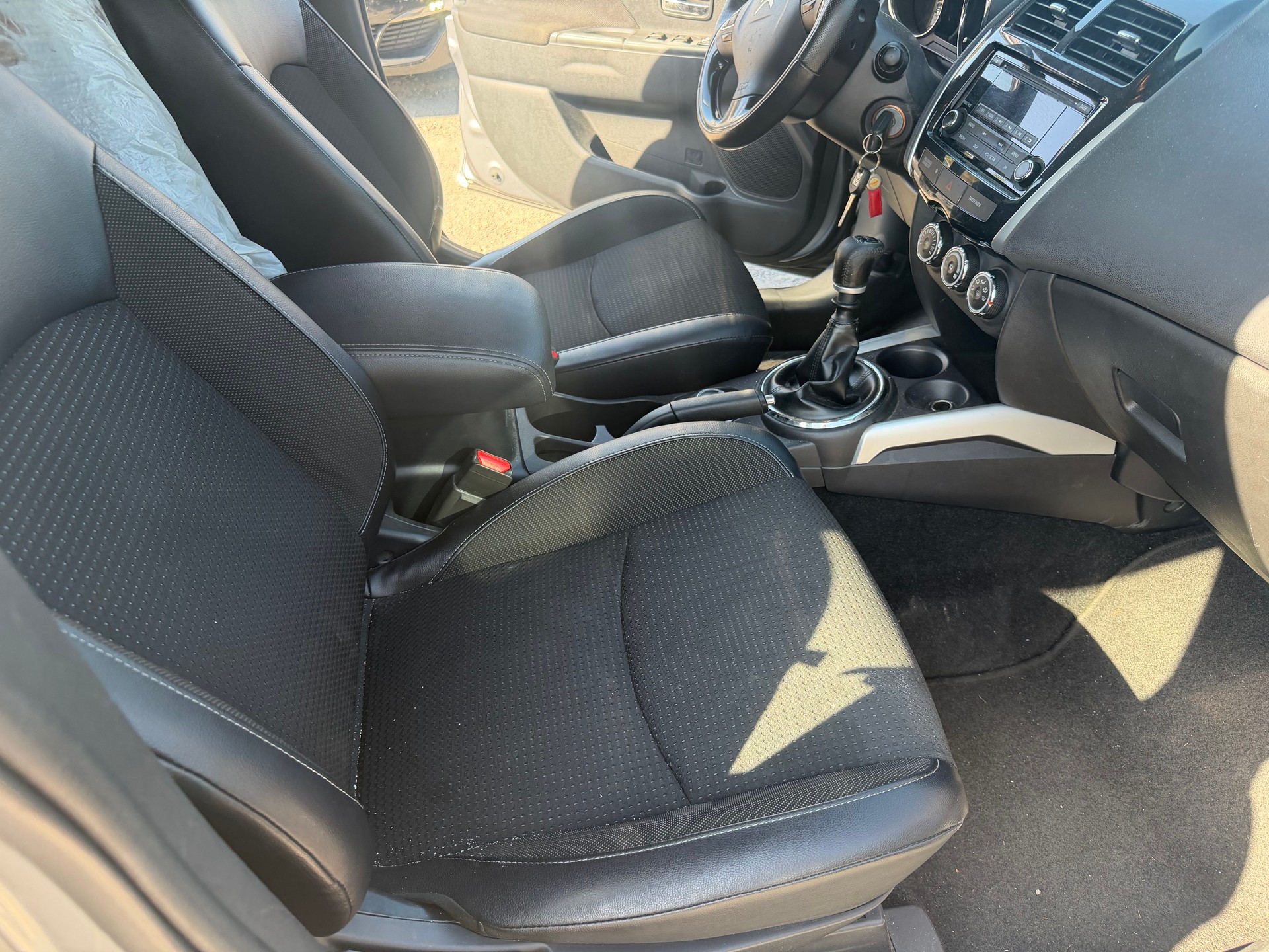 CITROEN C4 Aircross 1.6 HDi Exclusive 4WD-image-9