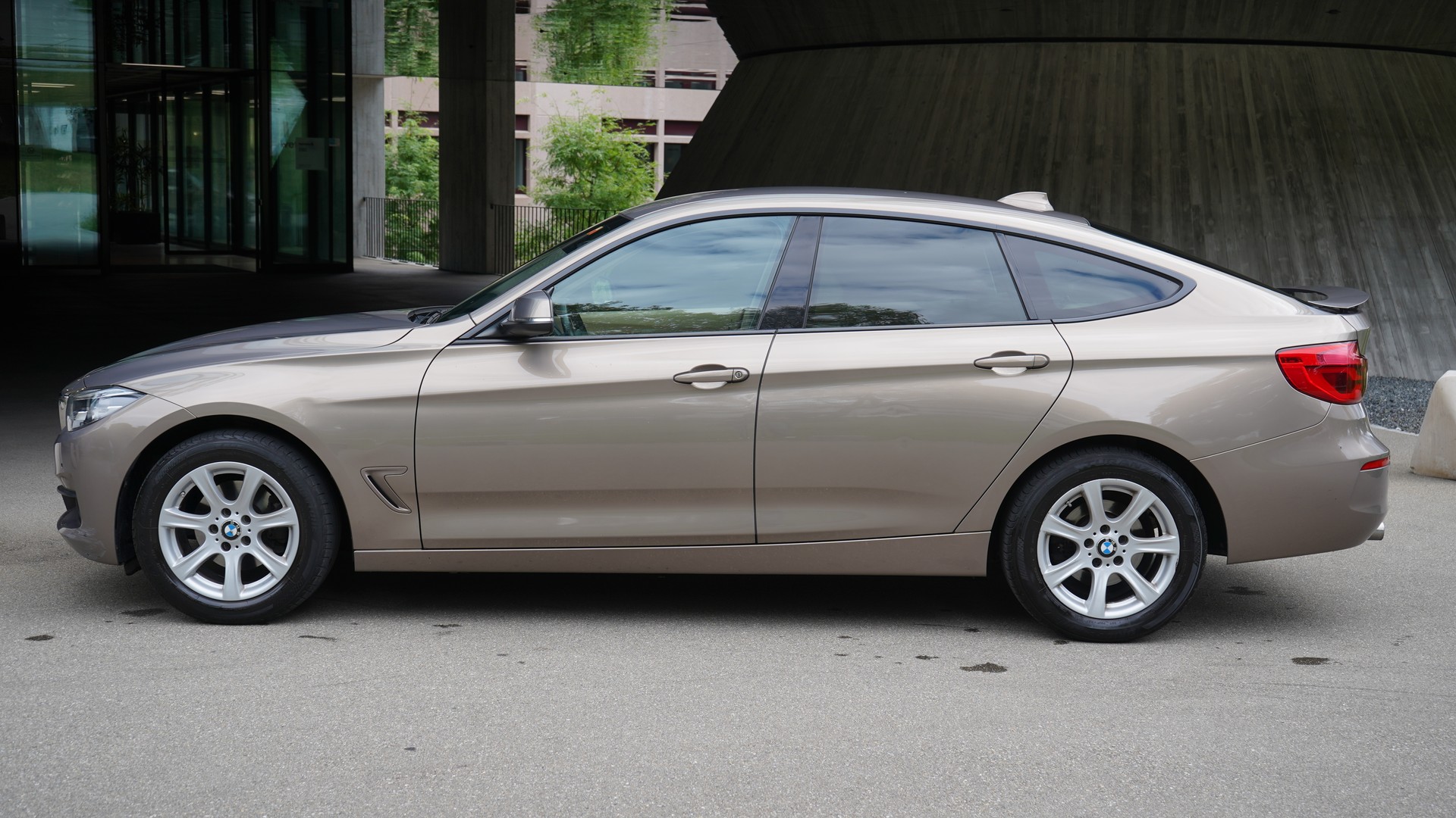BMW 320d GT xDrive Steptronic-image-5