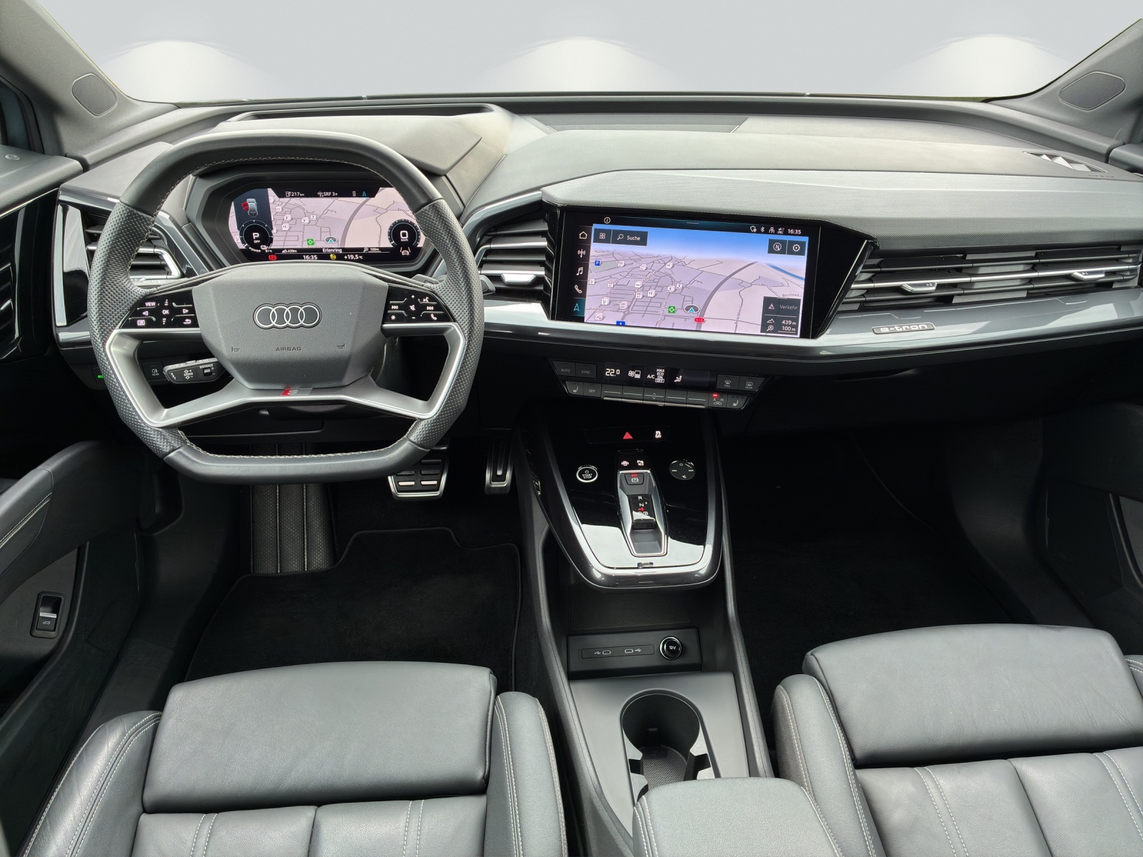 AUDI Q4 e-tron 45 quattro-image-6