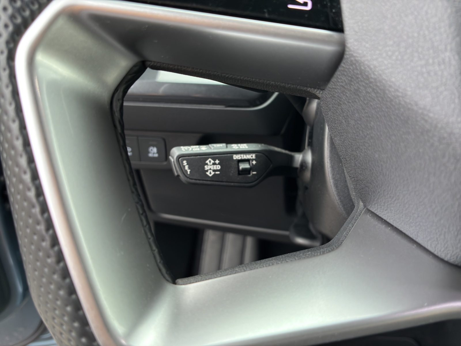 AUDI Q4 e-tron 45 quattro-image-14
