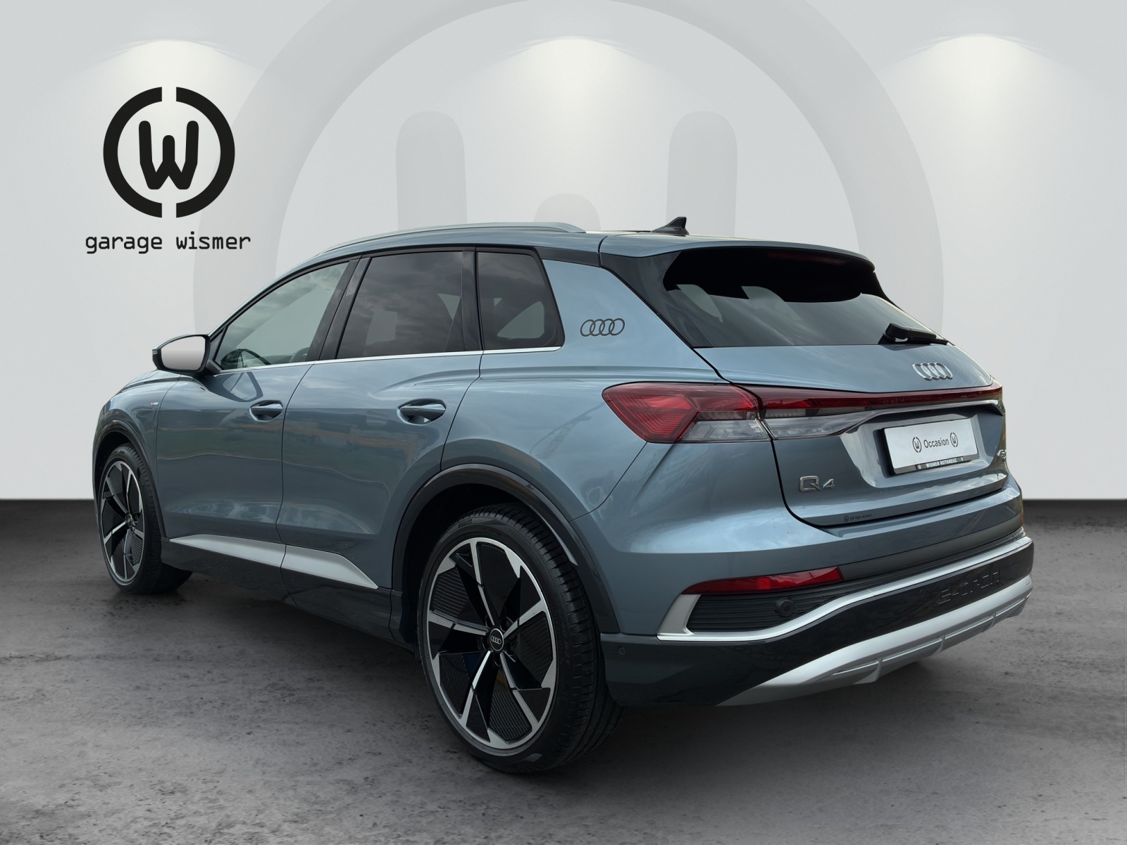 AUDI Q4 e-tron 45 quattro-image-2