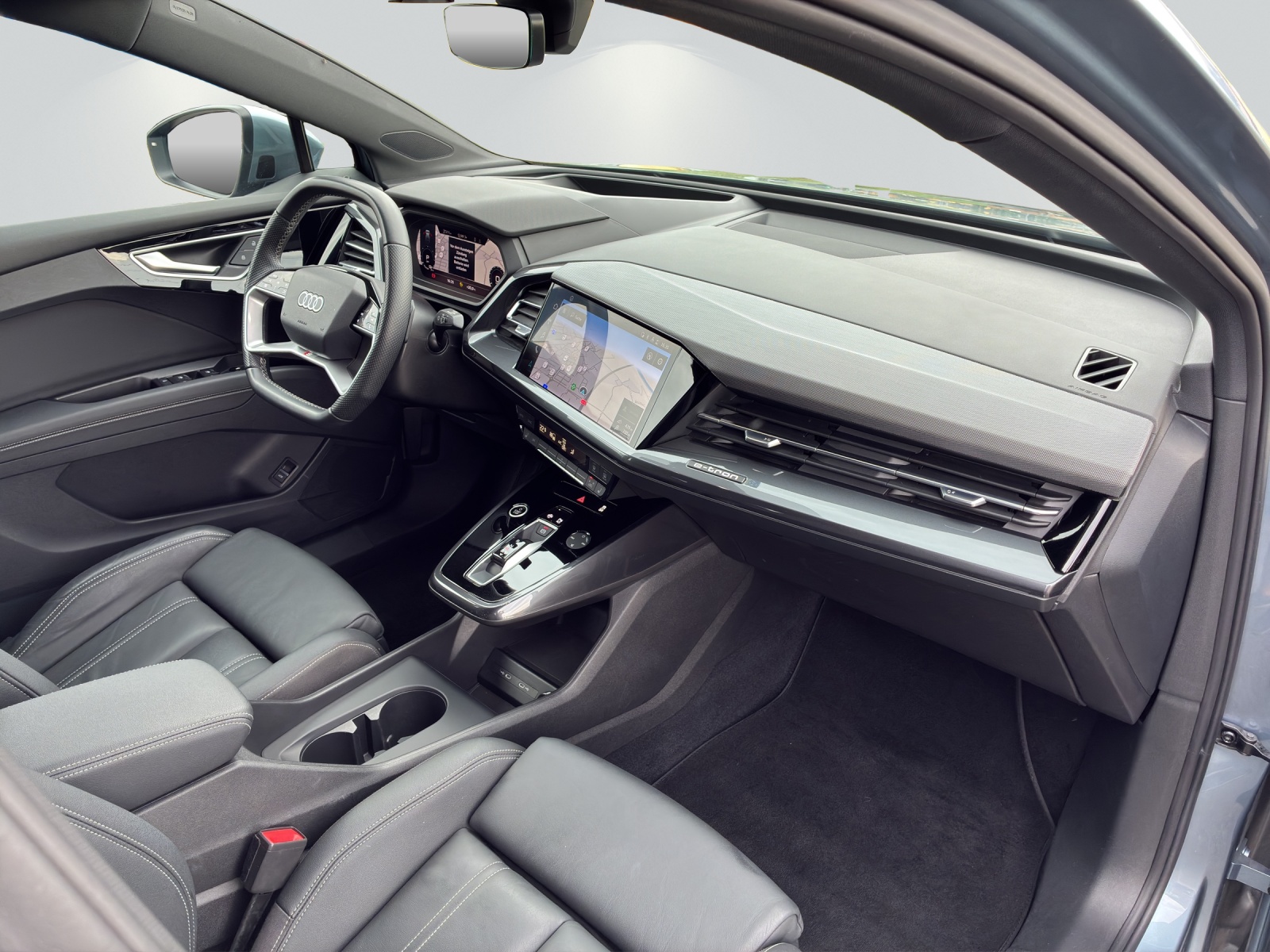 AUDI Q4 e-tron 45 quattro-image-7