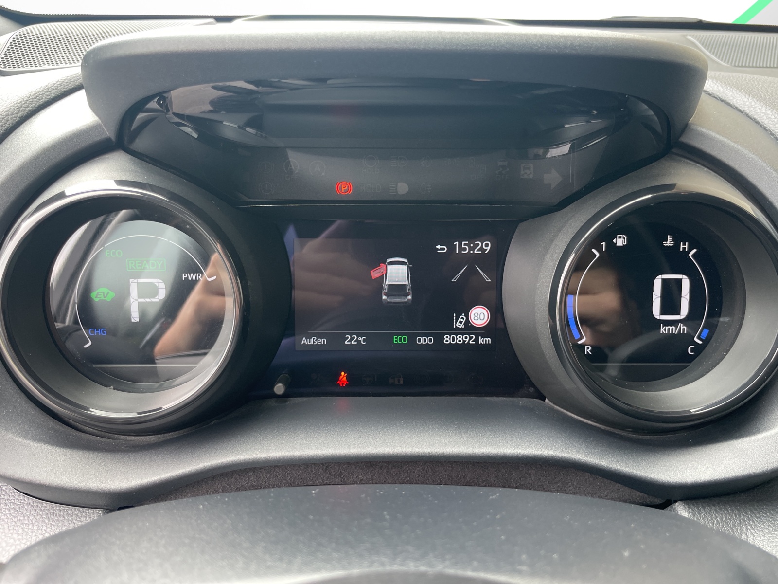 TOYOTA Yaris 1.5 Pop e-CVT-image-8