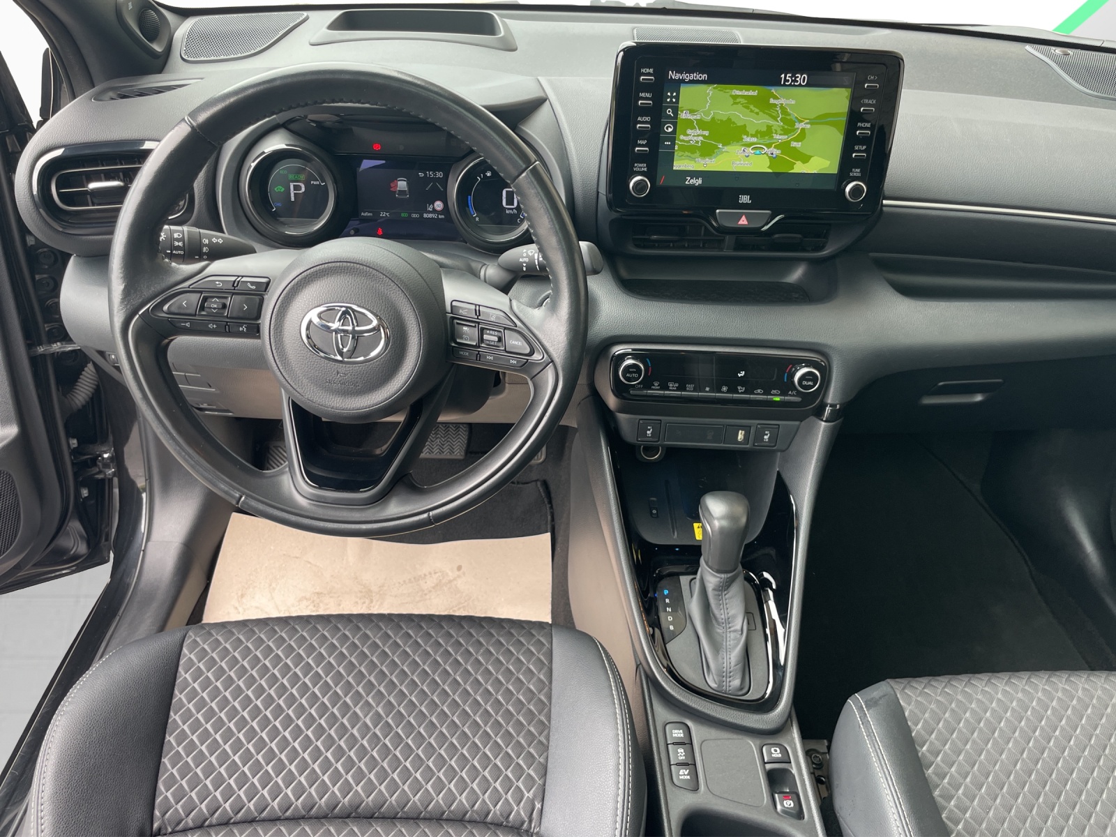 TOYOTA Yaris 1.5 Pop e-CVT-image-9