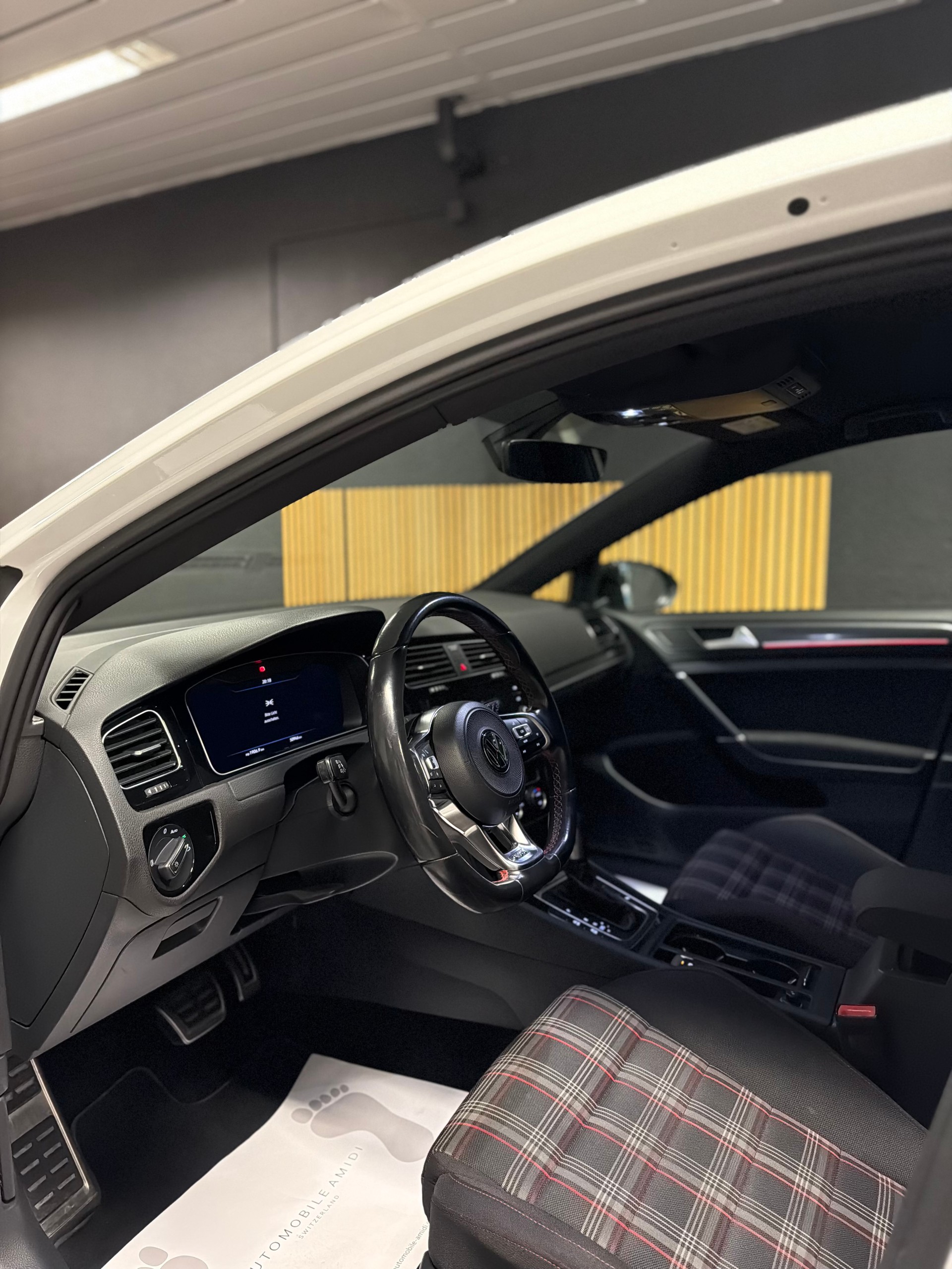VW Golf 2.0 TSI GTI Performance DSG-image-7