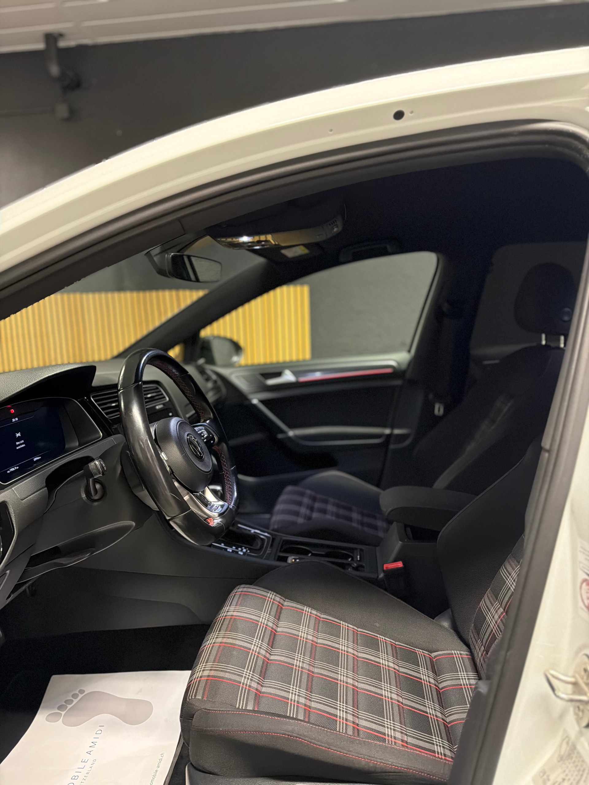 VW Golf 2.0 TSI GTI Performance DSG-image-8