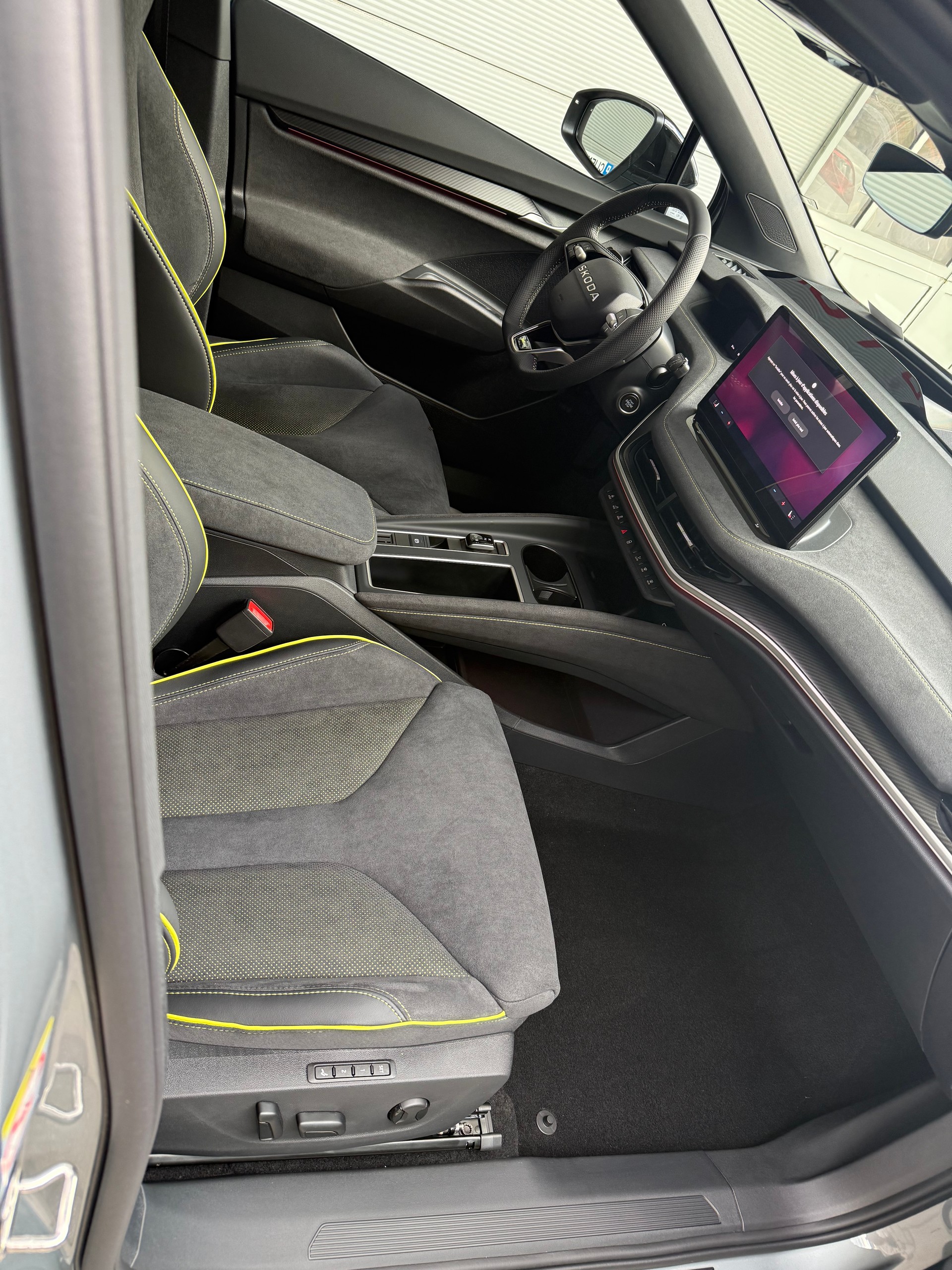 SKODA Elroq RS 4x4 MAXX-image-6