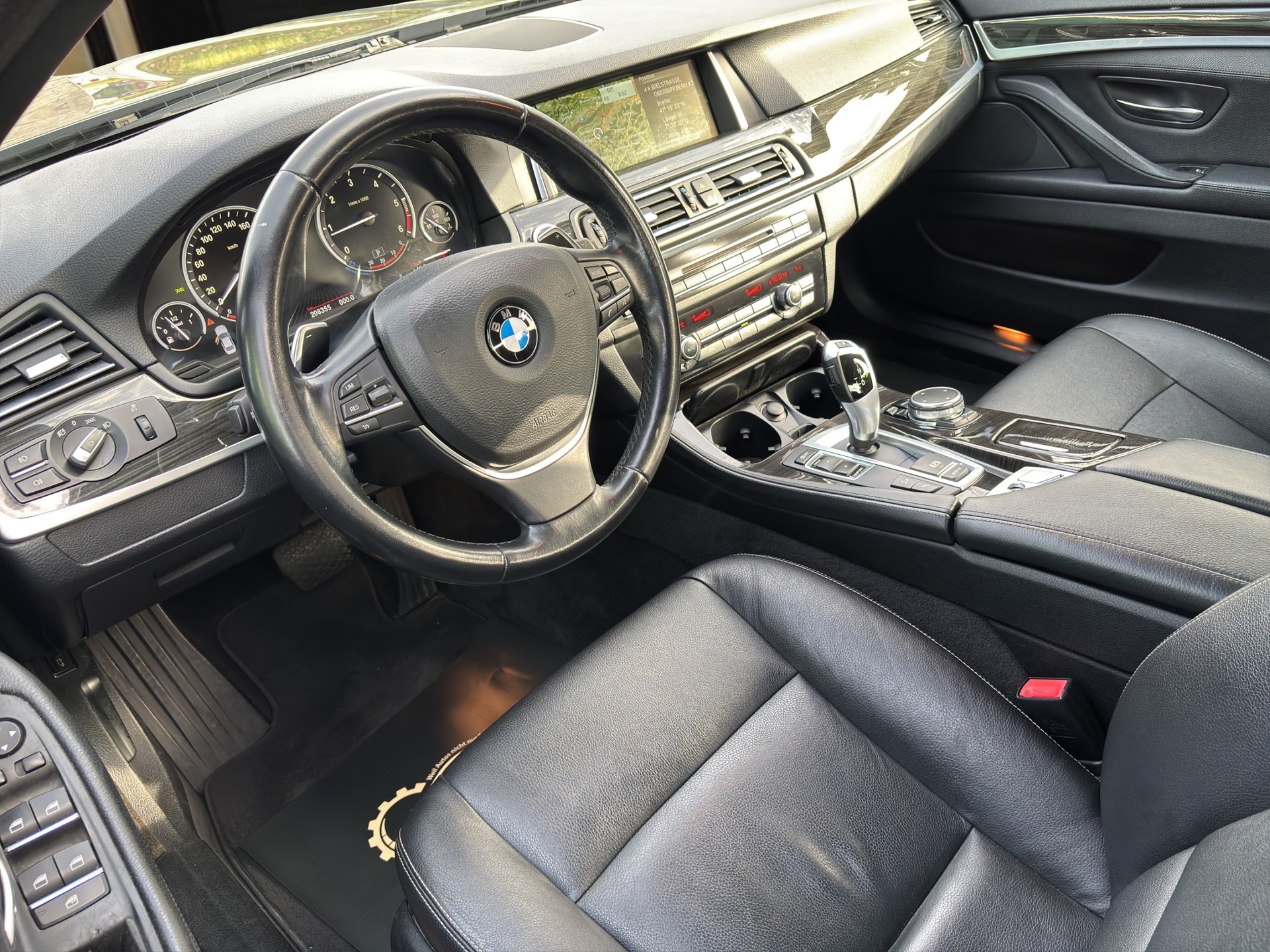 BMW 520d xDrive Steptronic-image-8