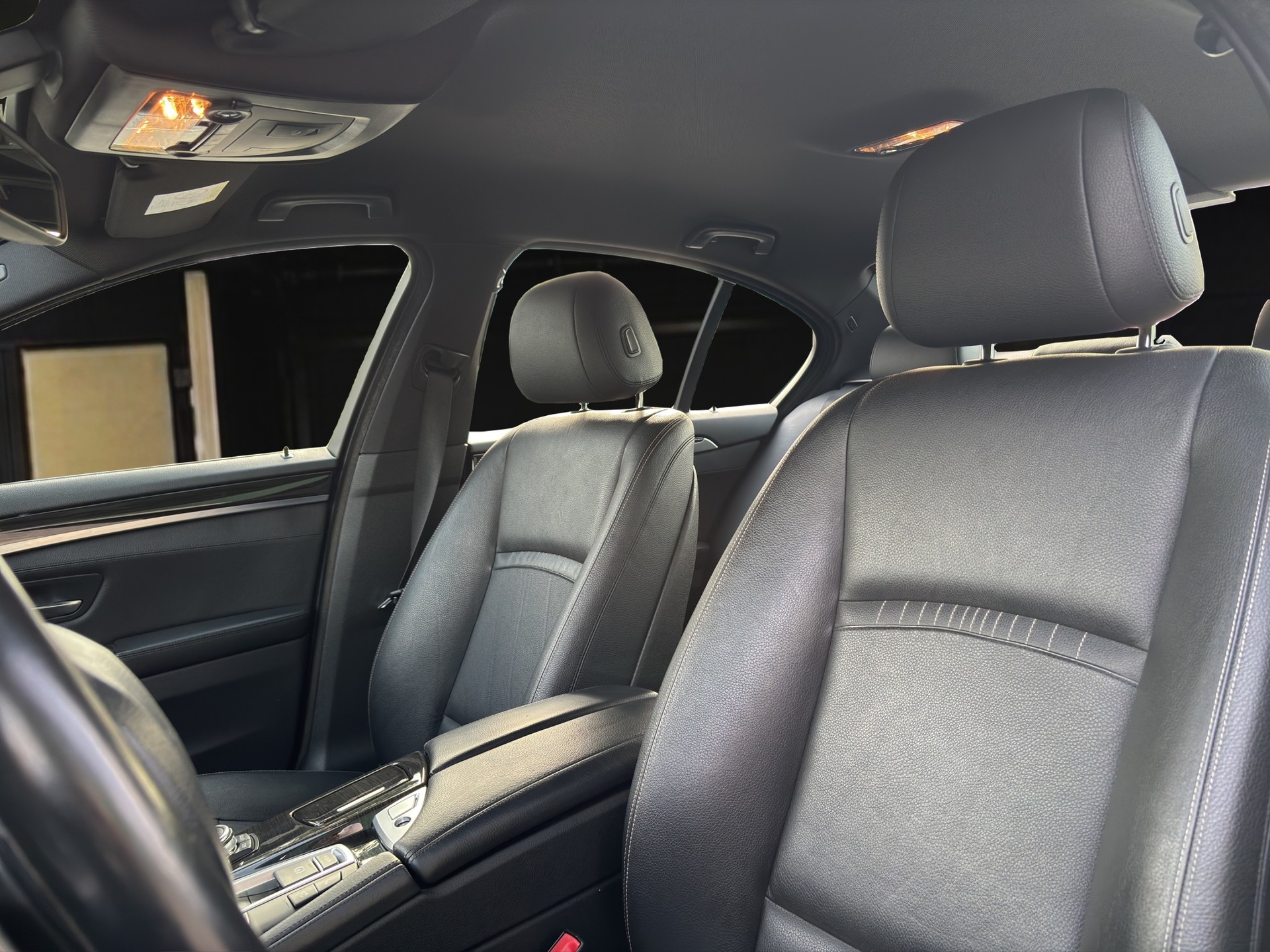 BMW 520d xDrive Steptronic-image-12