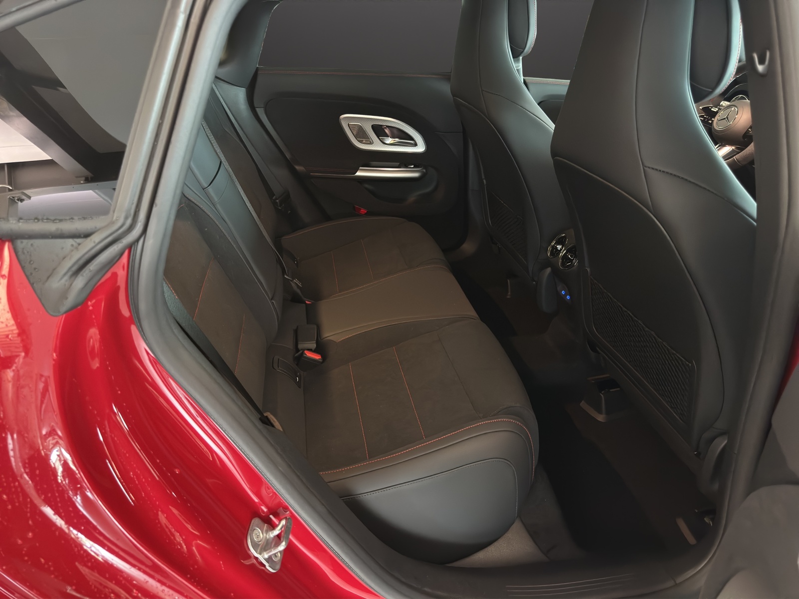 MERCEDES-BENZ CLA 220 8G-DCT 4Matic-image-11