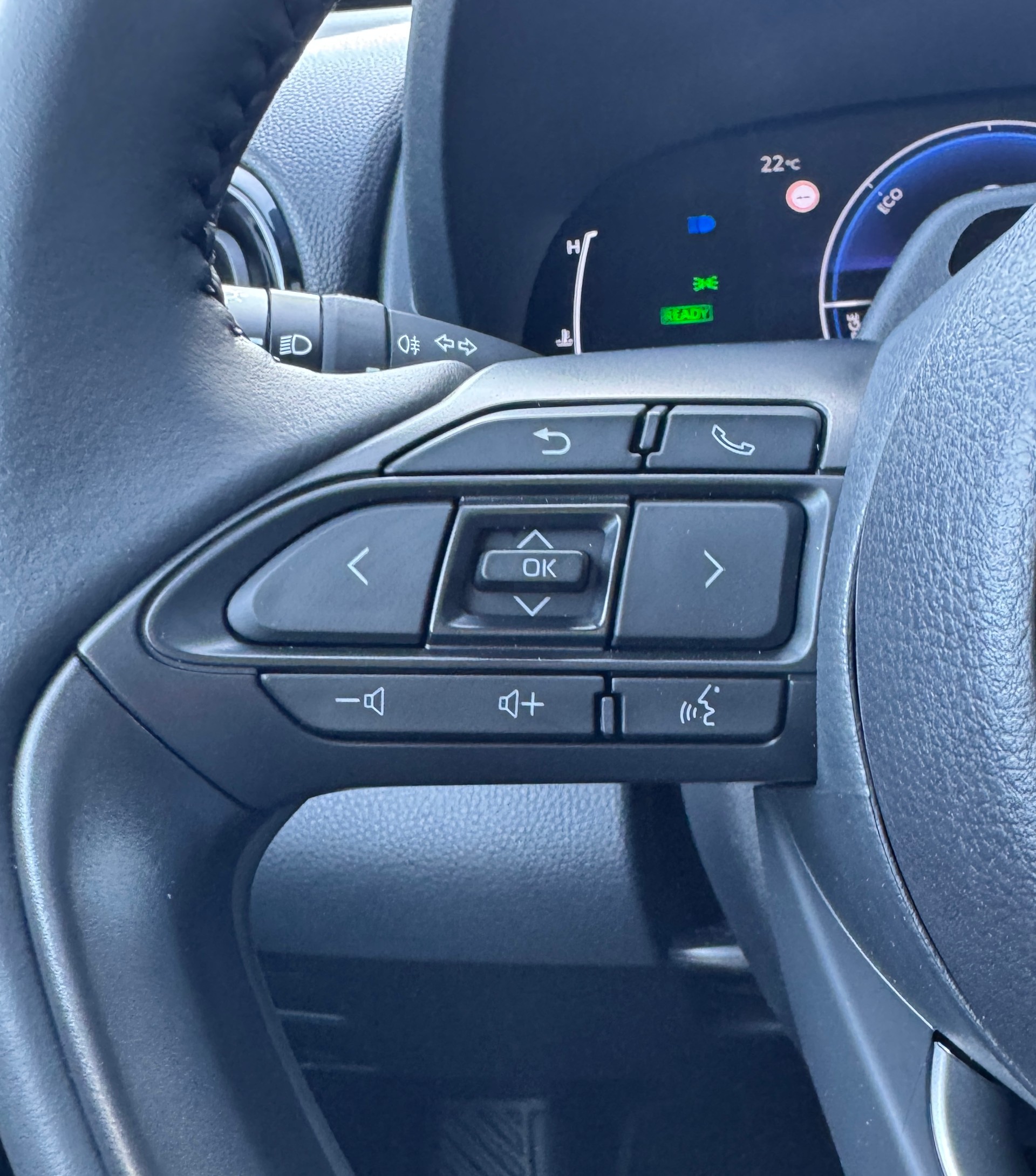 TOYOTA Yaris Cross 1.5 Comfort e-CVT-image-21