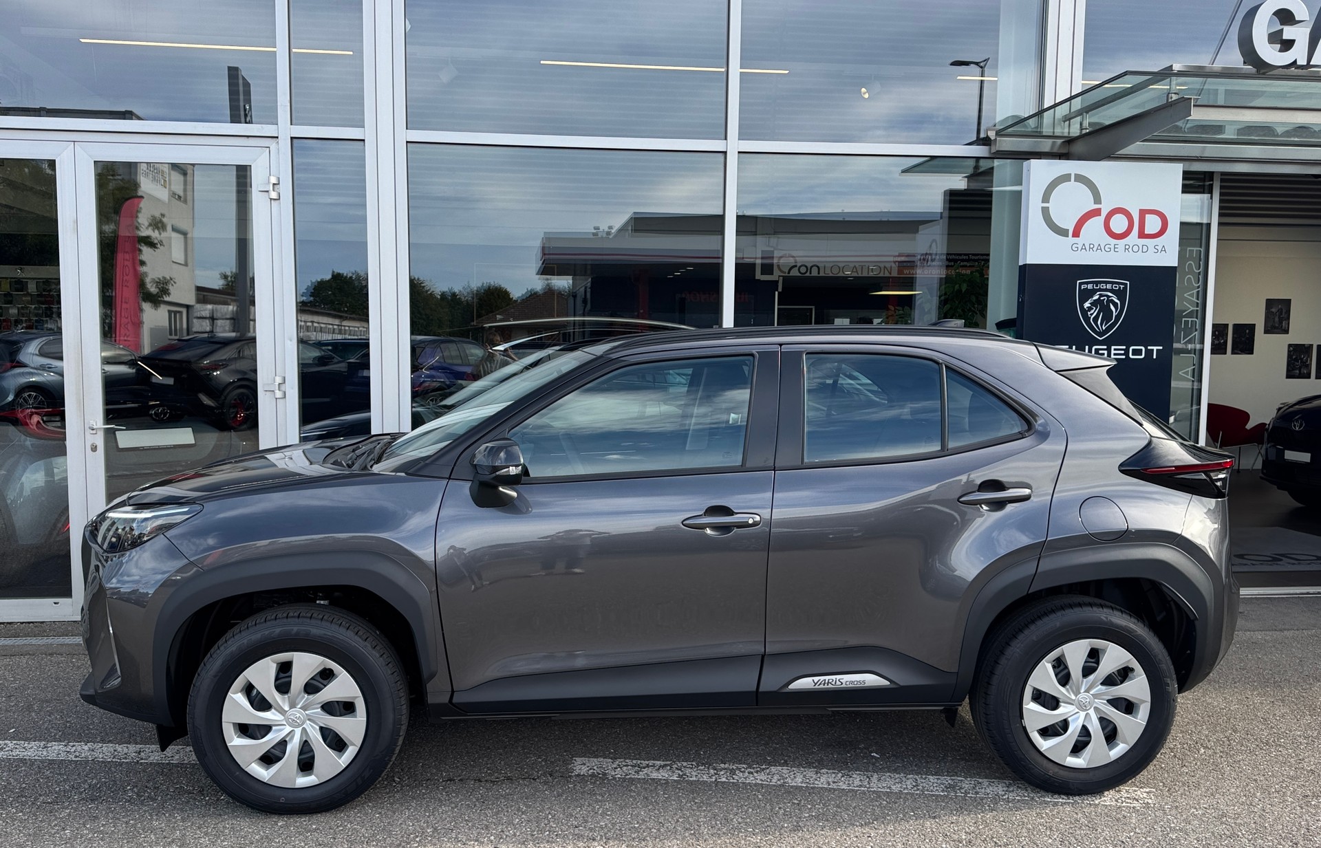 TOYOTA Yaris Cross 1.5 Comfort e-CVT-image-3