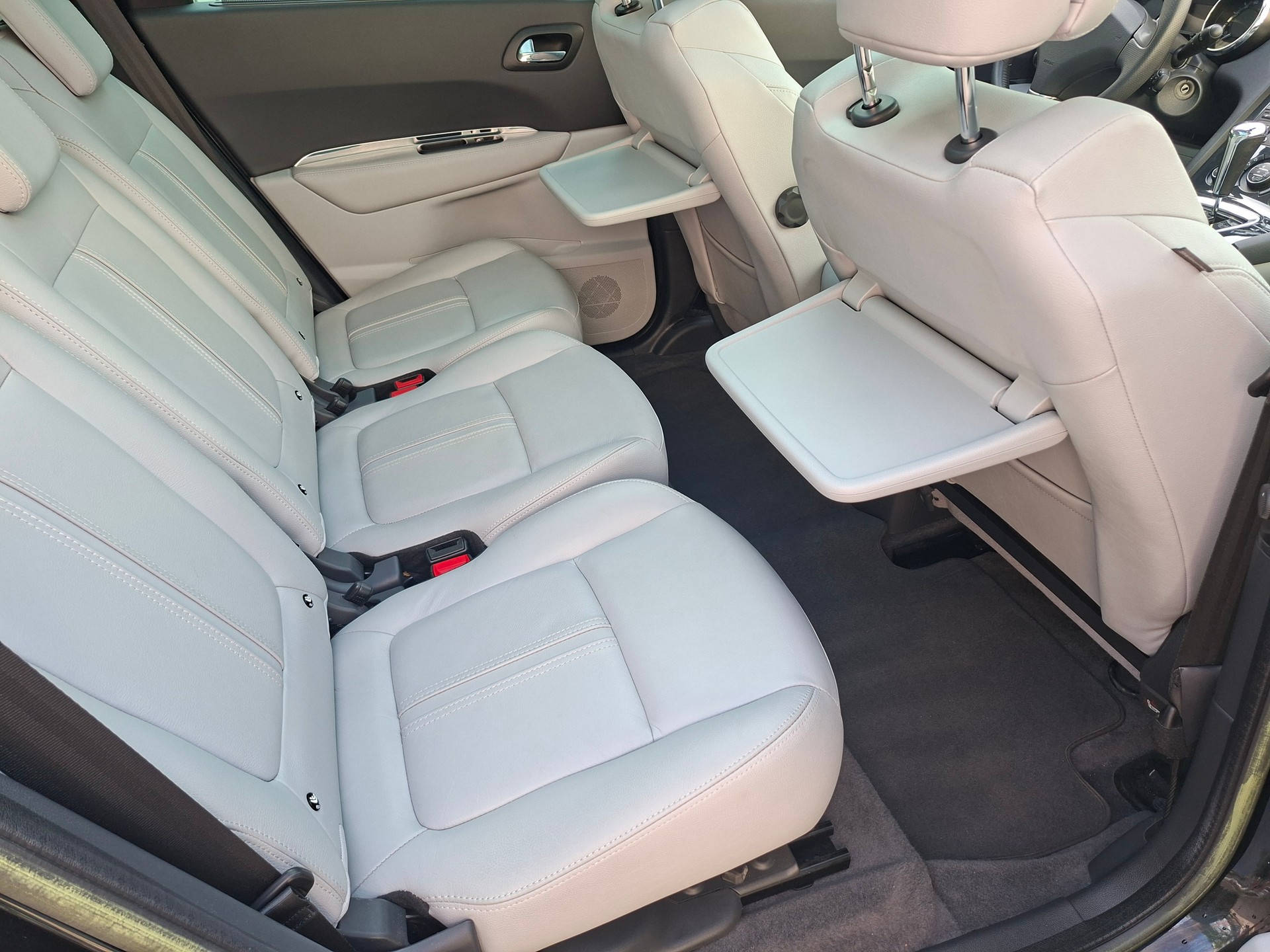 PEUGEOT 5008 1.6 16V T Sport Pack Automatic-image-10