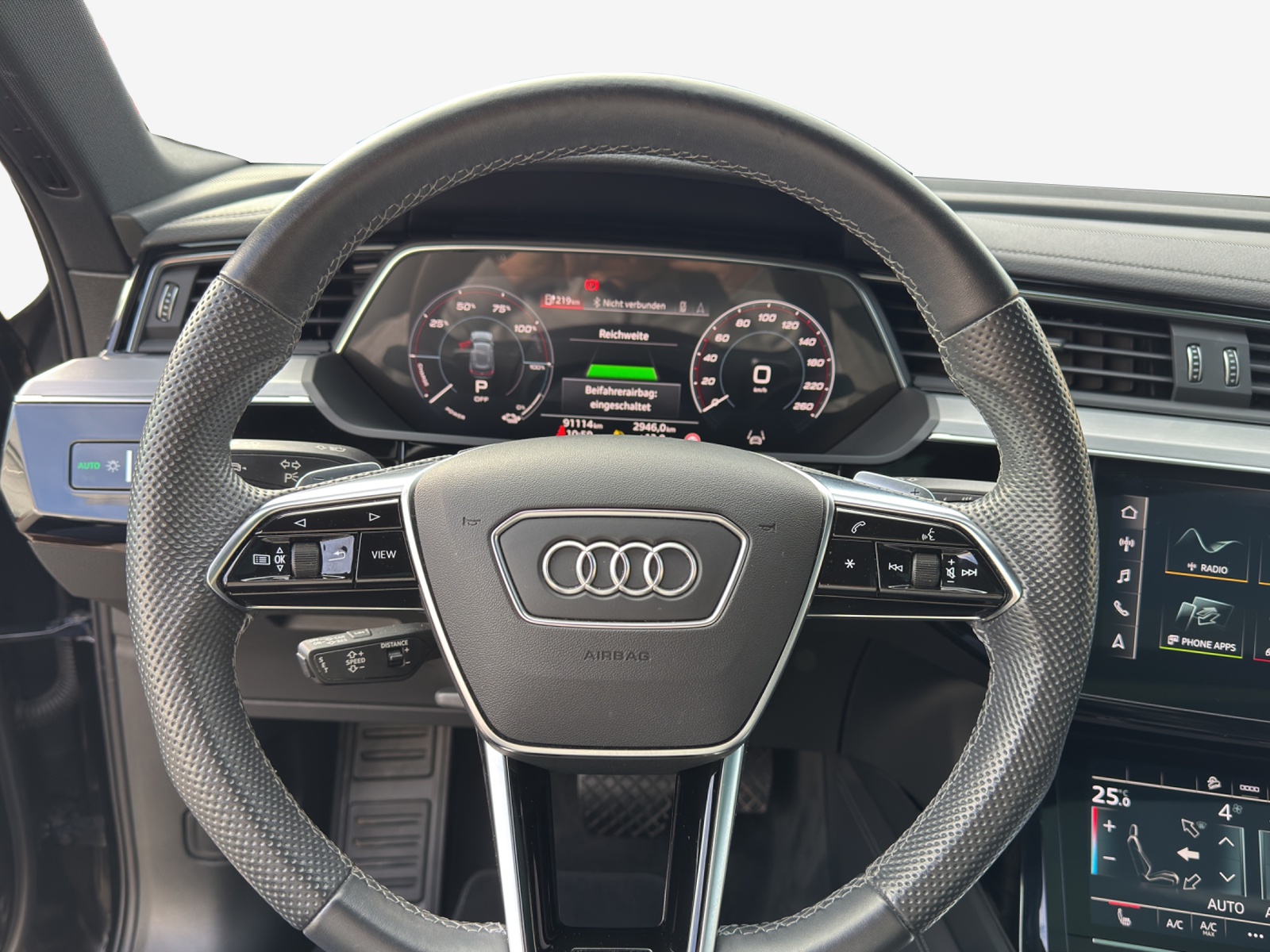 AUDI e-tron 55 Sportback S Line quattro-image-10