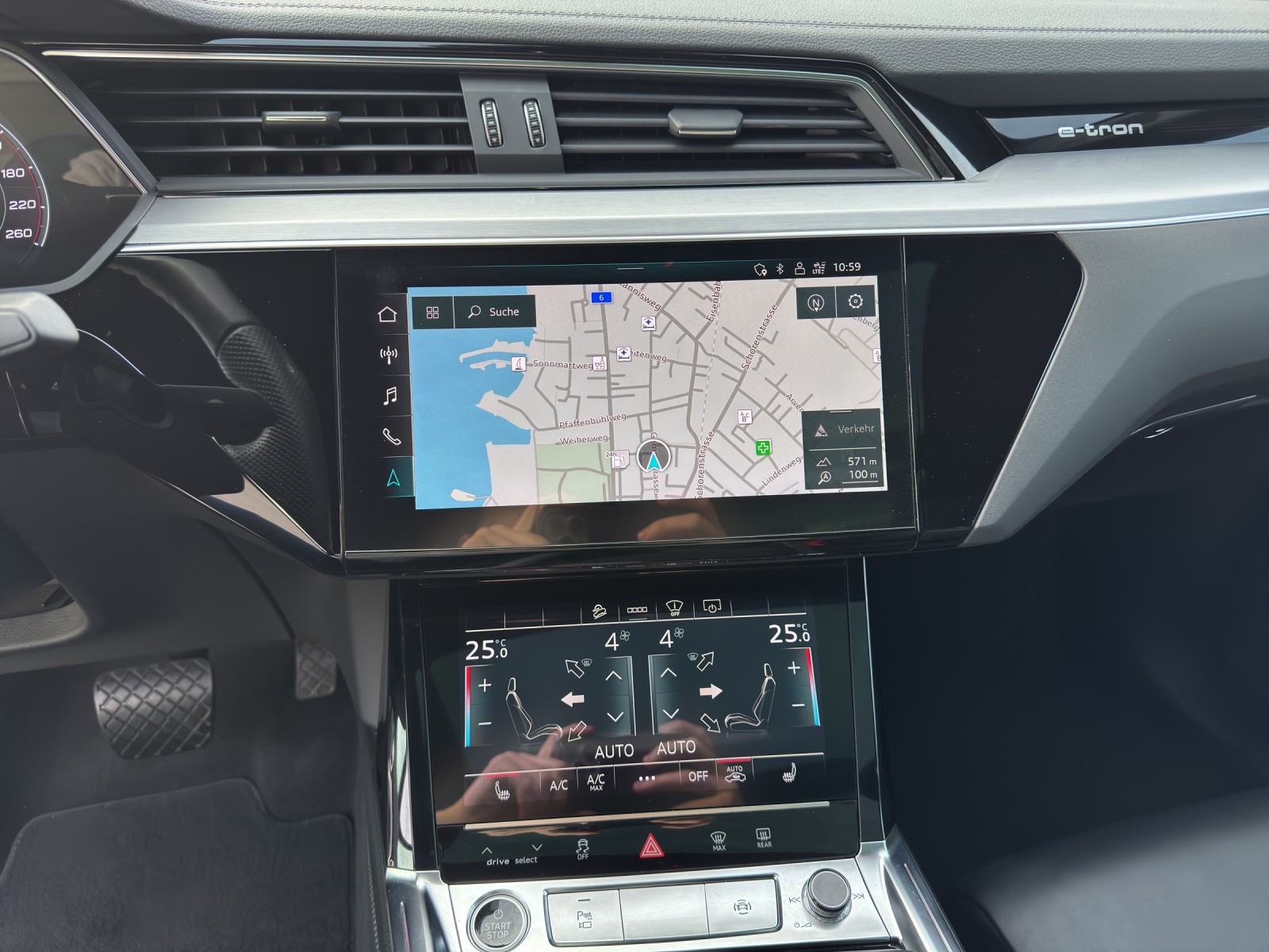 AUDI e-tron 55 Sportback S Line quattro-image-11