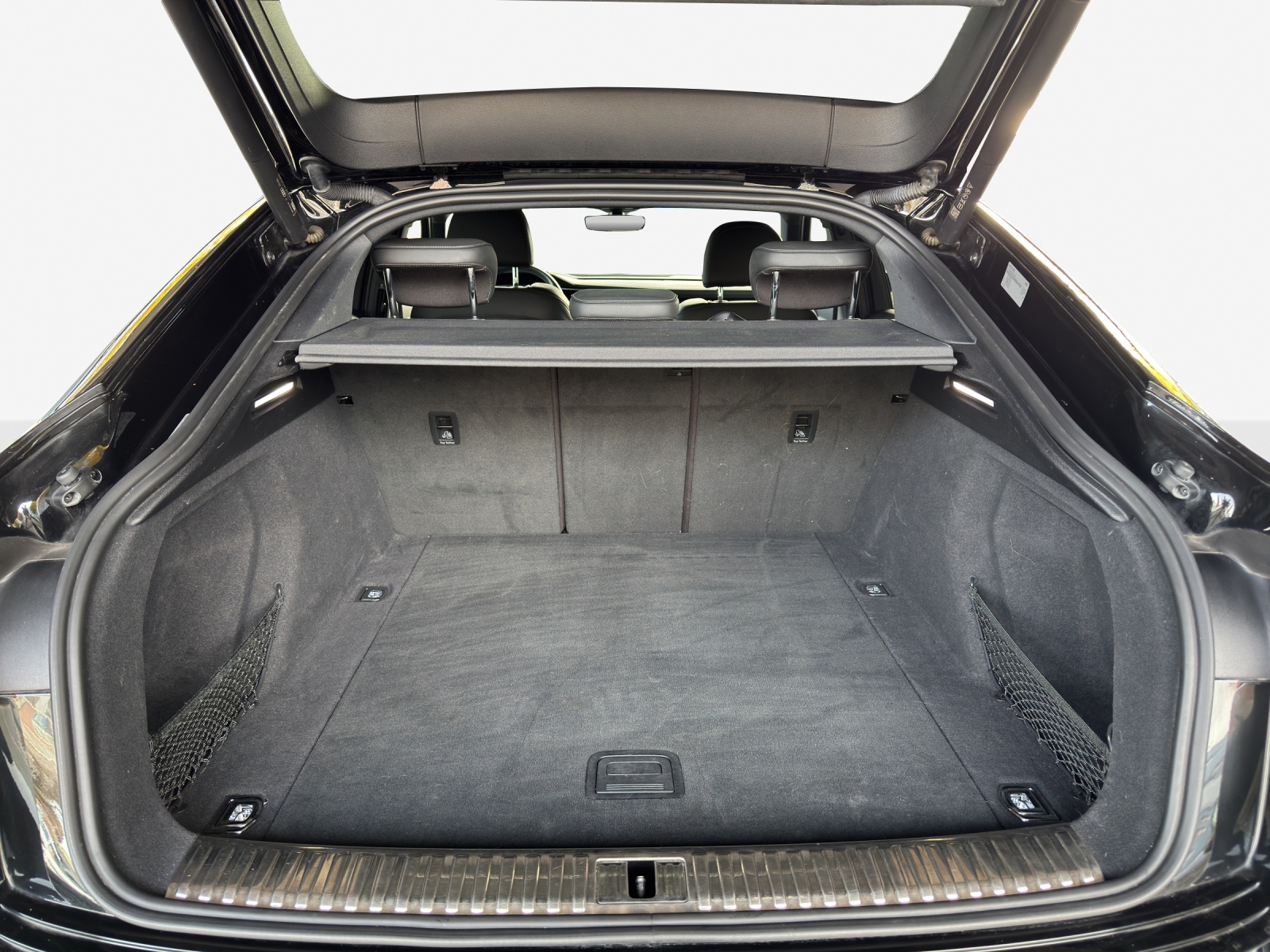 AUDI e-tron 55 Sportback S Line quattro-image-13