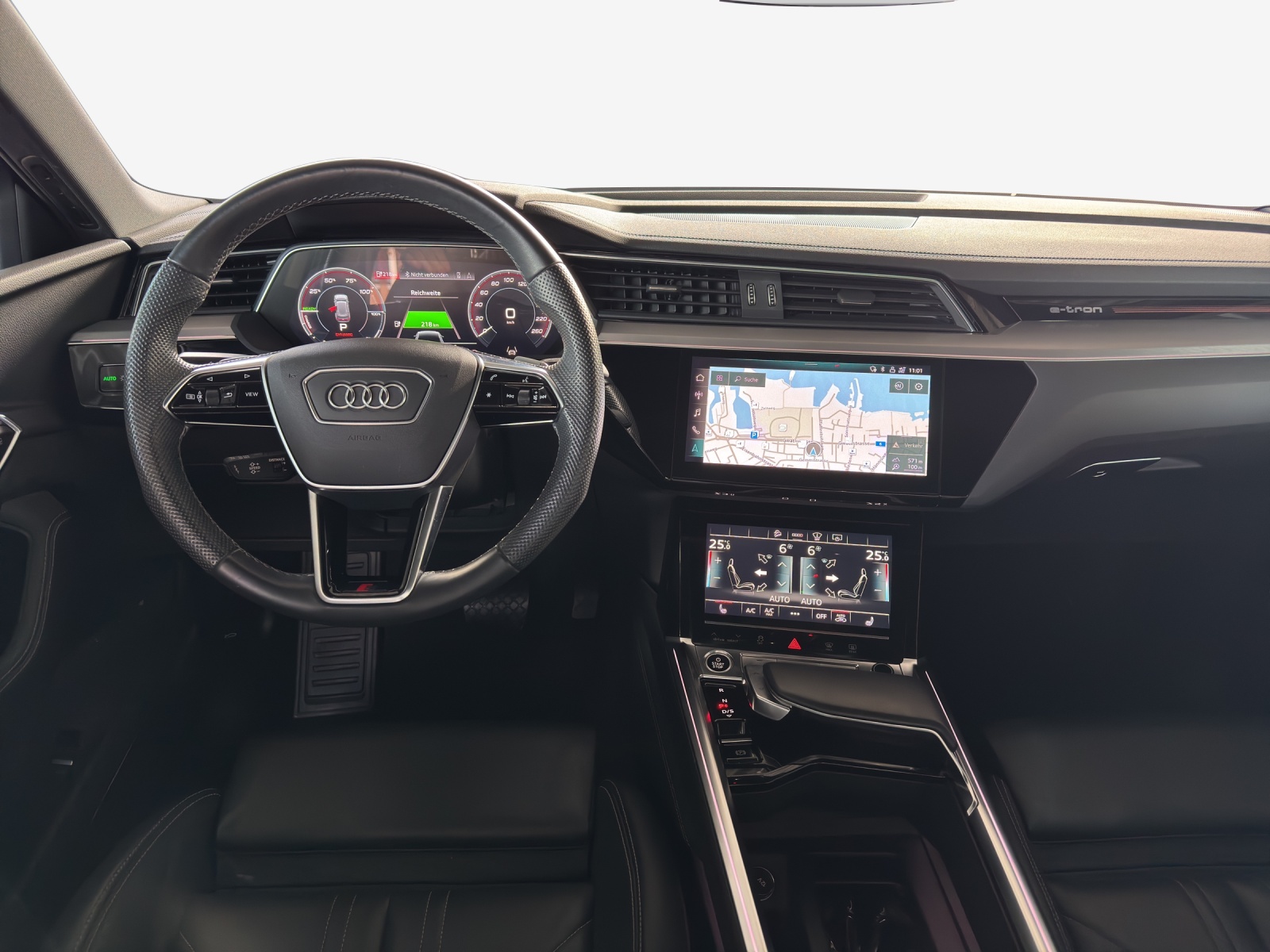 AUDI e-tron 55 Sportback S Line quattro-image-9