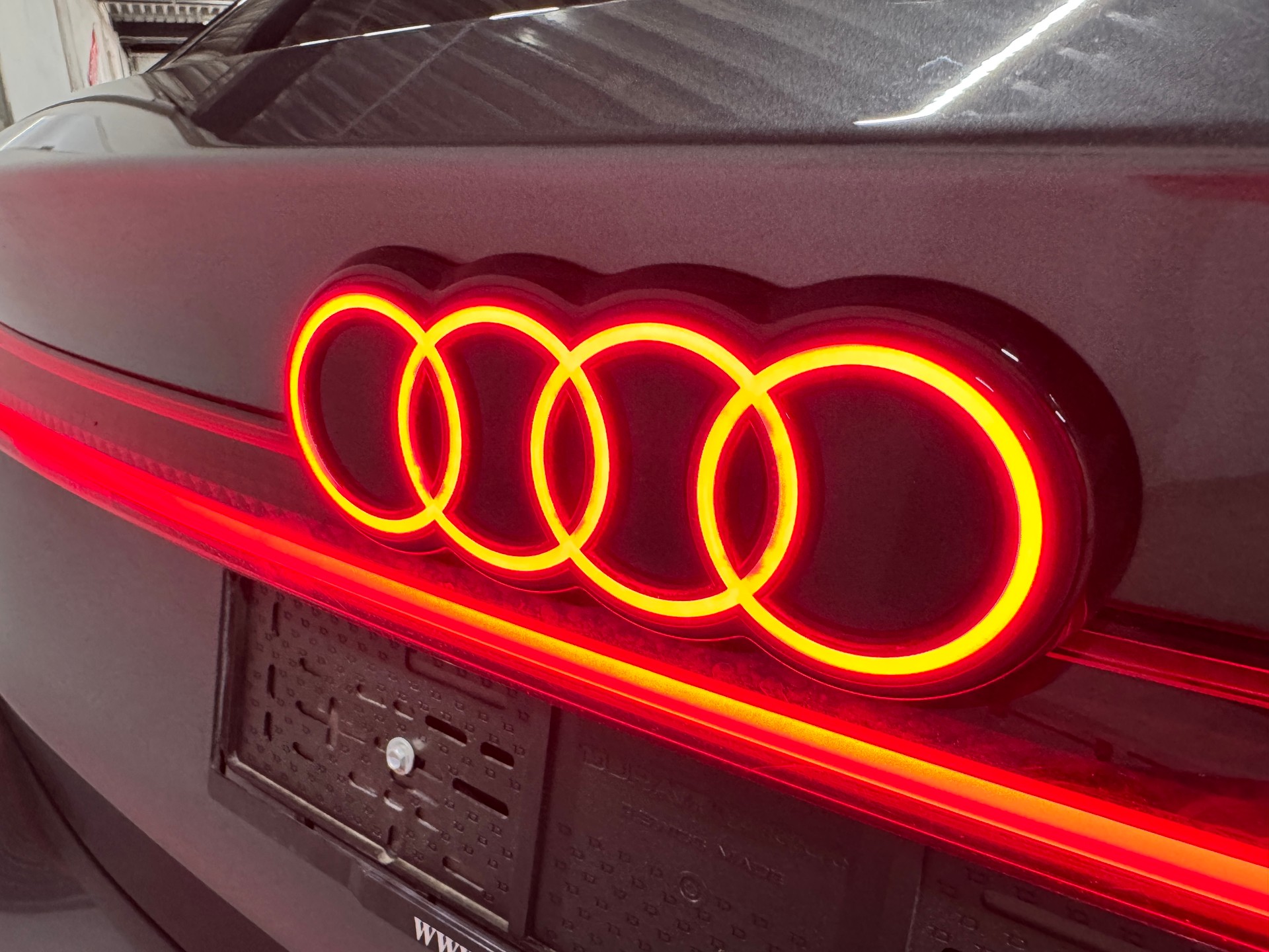 AUDI A6 Avant e-tron S-LINE quattro 428PS // CH-Fahrzeug // Paket Premium experience-image-6