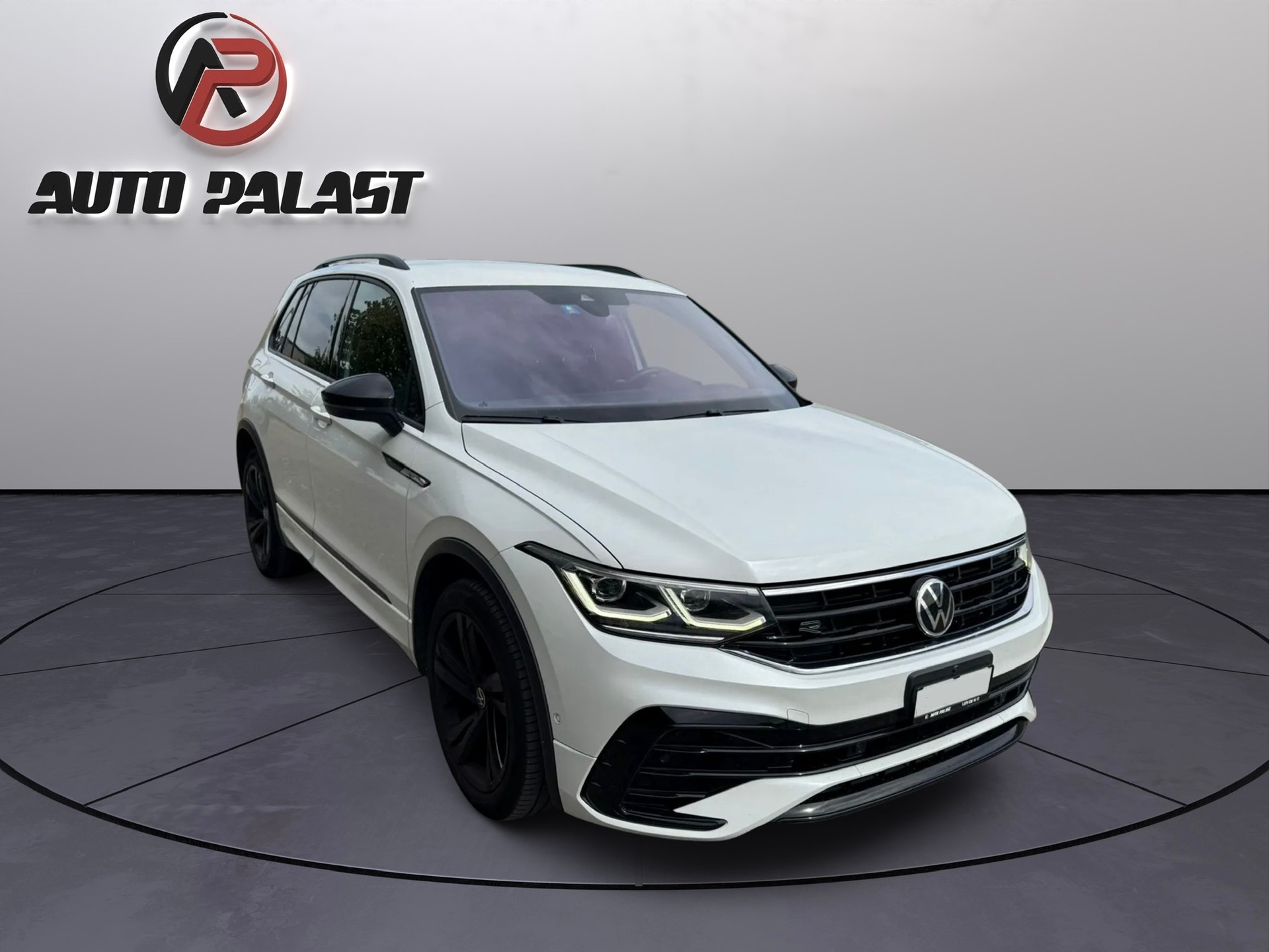 VW Tiguan 2.0 TDI SCR R-Line 4Motion DSG-image-1