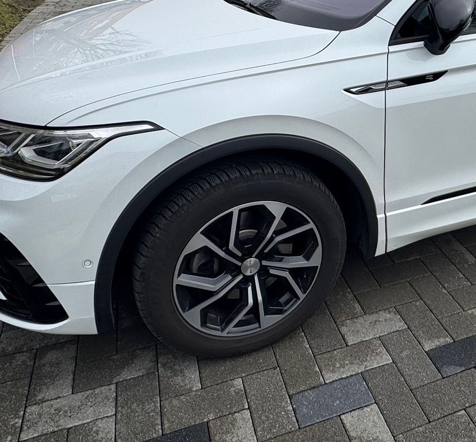 VW Tiguan 2.0 TDI SCR R-Line 4Motion DSG-image-11