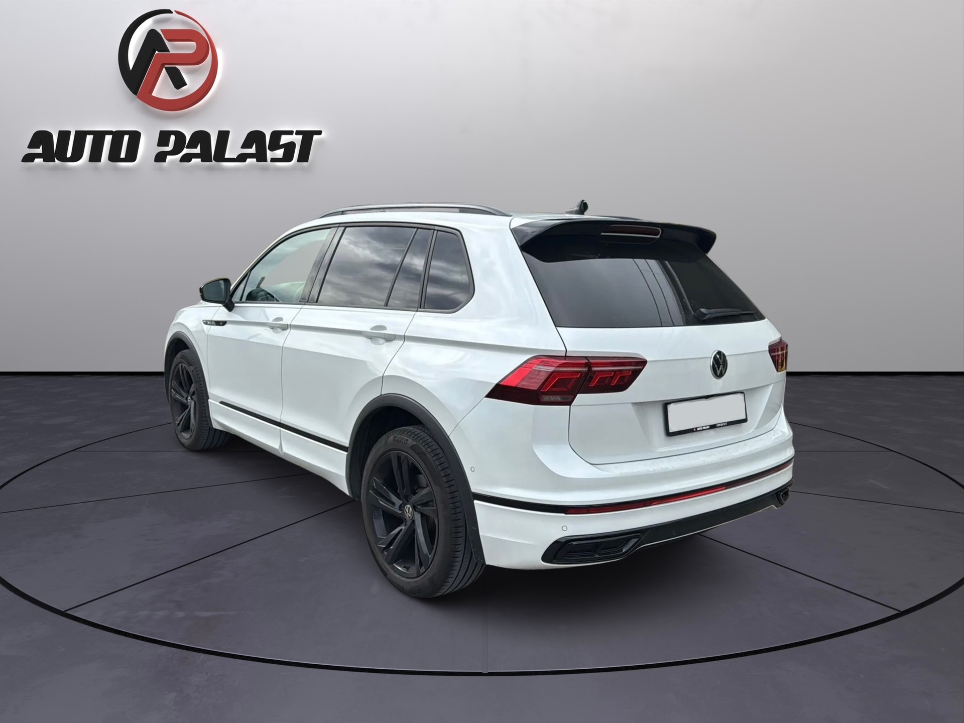 VW Tiguan 2.0 TDI SCR R-Line 4Motion DSG-image-3