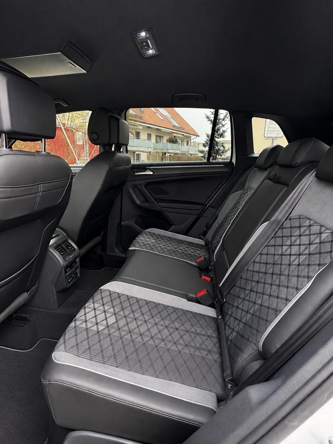 VW Tiguan 2.0 TDI SCR R-Line 4Motion DSG-image-10