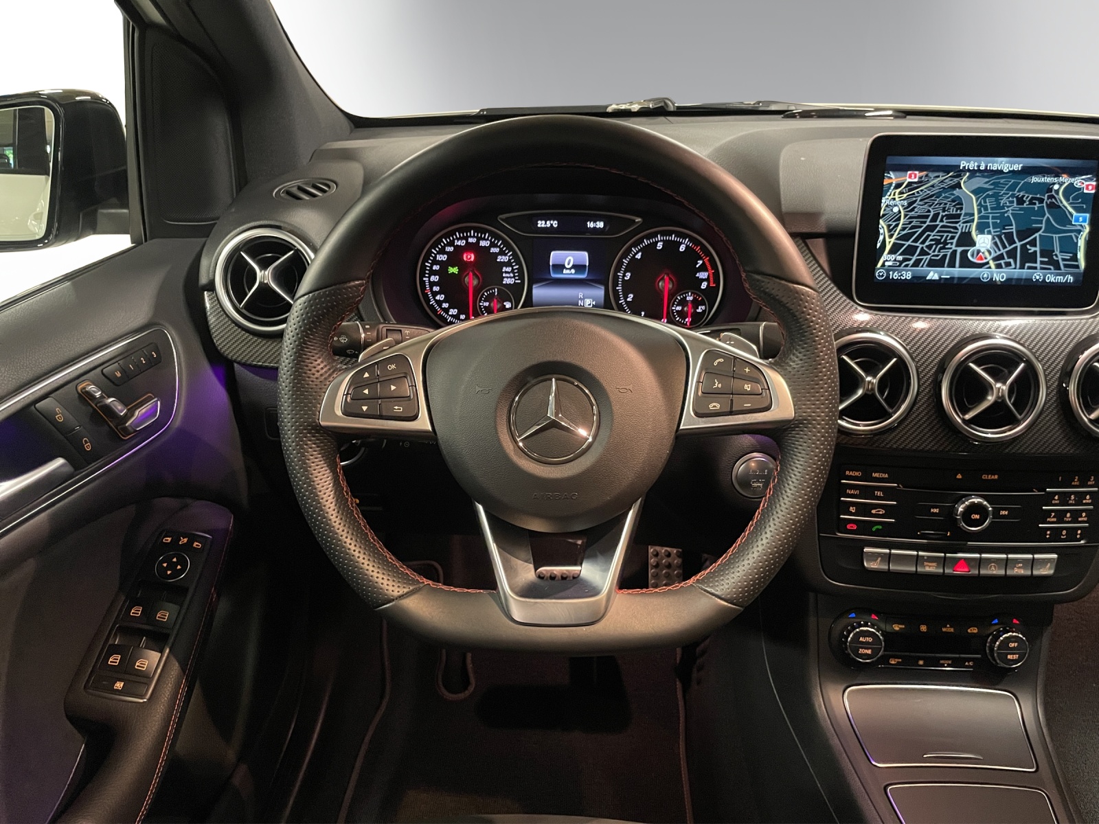 MERCEDES-BENZ B 220 AMG Line 4Matic 7G-DCT-image-13