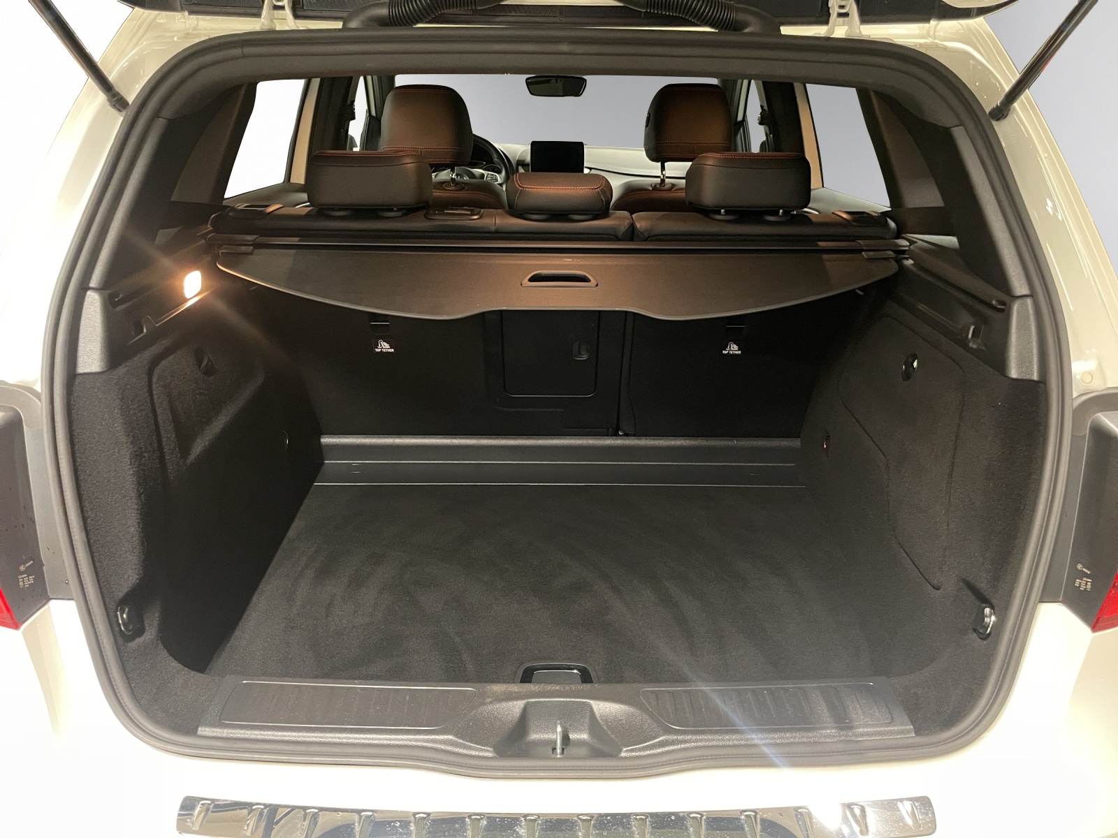 MERCEDES-BENZ B 220 AMG Line 4Matic 7G-DCT-image-5