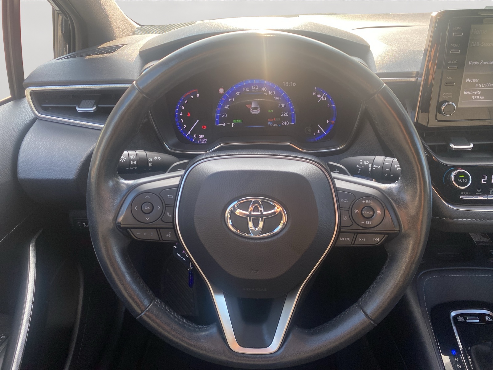 TOYOTA Corolla 2.0 HSD Premium e-CVT-image-11