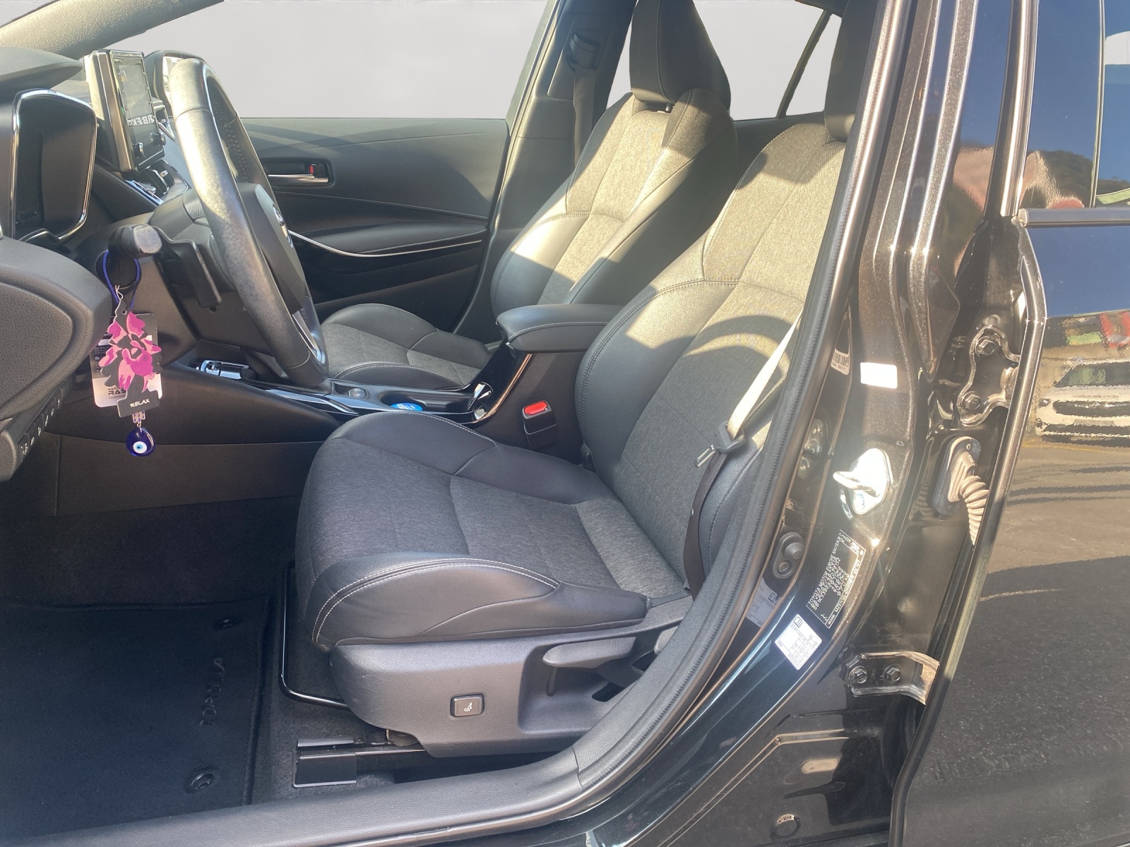 TOYOTA Corolla 2.0 HSD Premium e-CVT-image-7