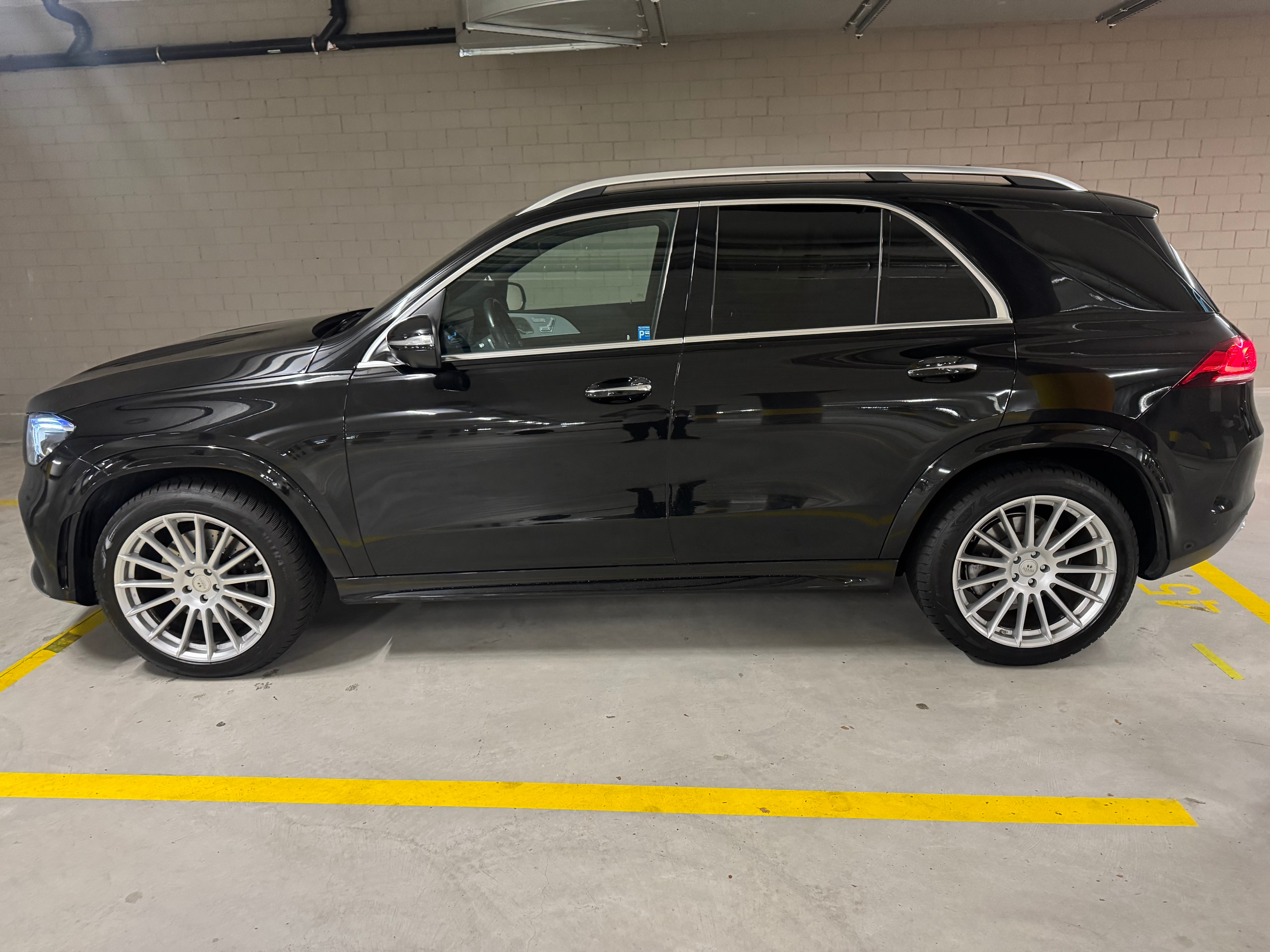MERCEDES-BENZ GLE 400 d AMG Line 4matic — slika 11