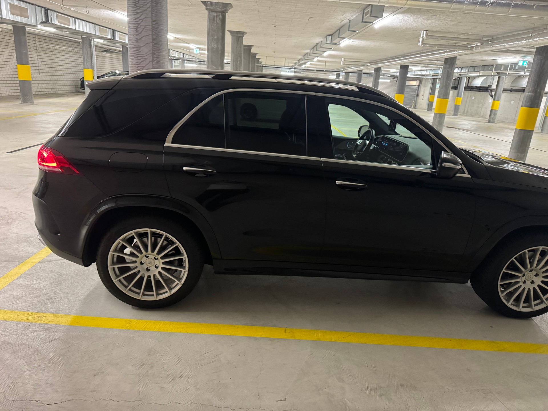 MERCEDES-BENZ GLE 400 d AMG Line 4matic-image-3