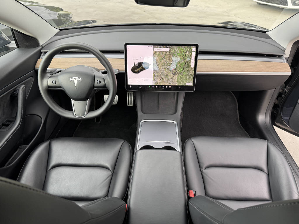 TESLA Model 3 Performance D-image-6
