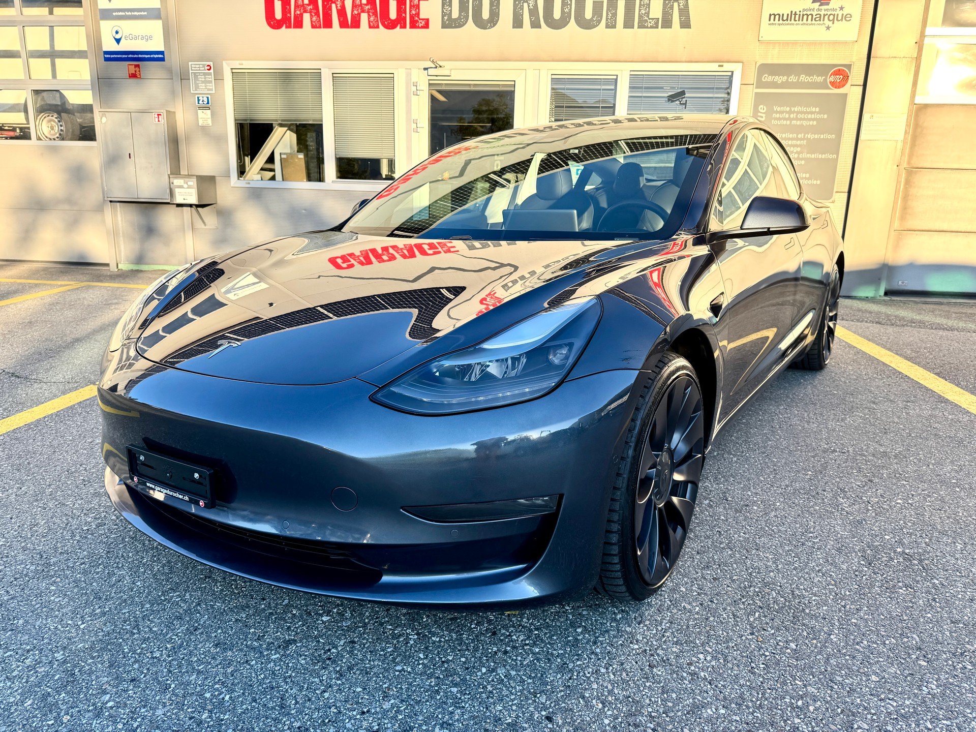 TESLA Model 3 Performance D-image-0