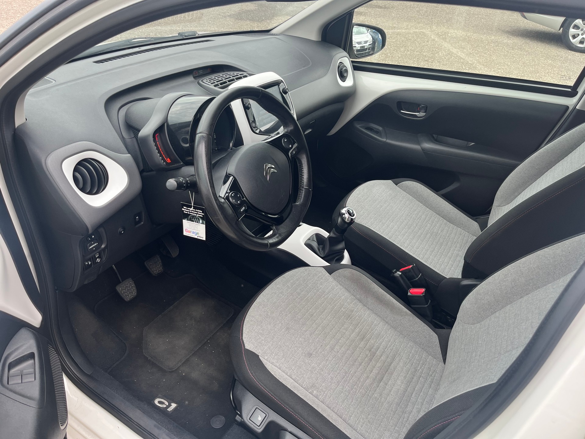 CITROEN C1 1.0 VTi Feel Stop&Start-image-8