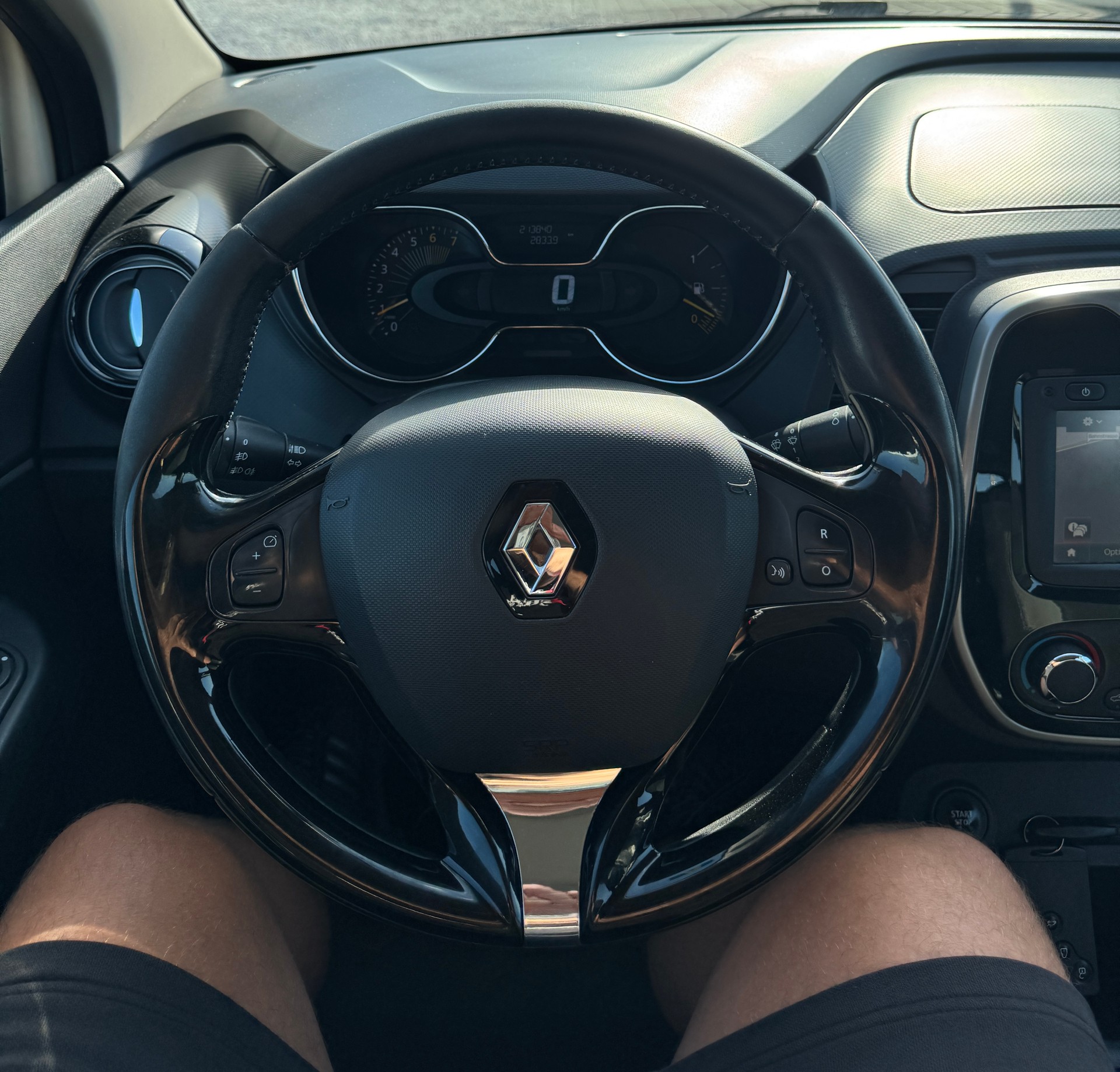 RENAULT Captur 0.9 12V Dynamique (Klima * Alufelgen *Radio mit Multimedia * Sensoren * Multilenkrad * BO6)-image-9