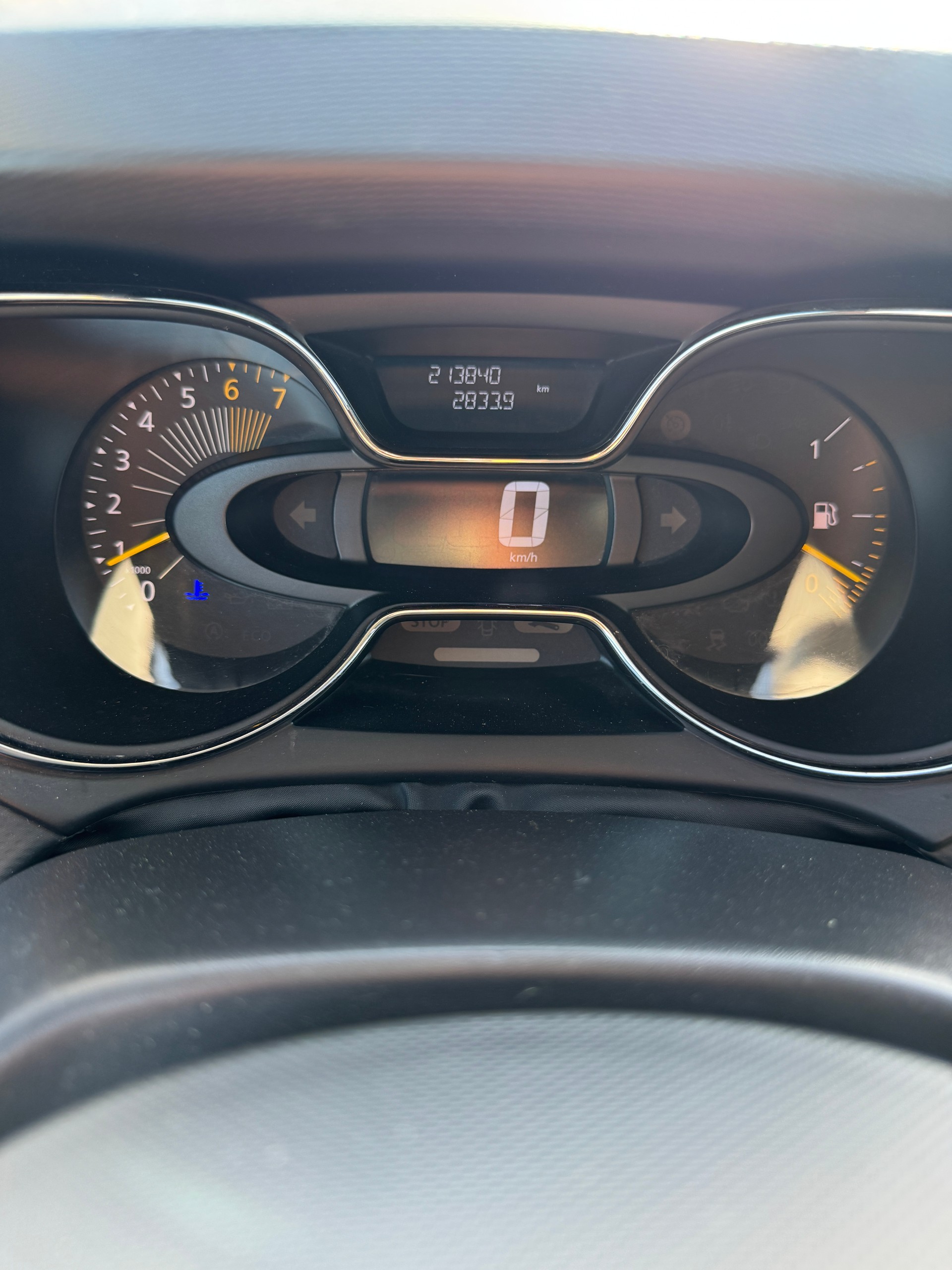 RENAULT Captur 0.9 12V Dynamique (Klima * Alufelgen *Radio mit Multimedia * Sensoren * Multilenkrad * BO6)-image-10