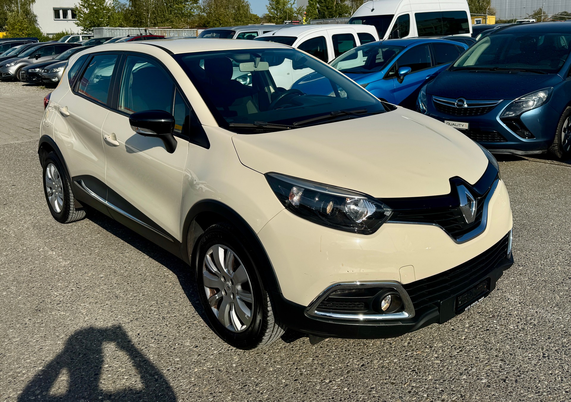 RENAULT Captur 0.9 12V Dynamique (Klima * Alufelgen *Radio mit Multimedia * Sensoren * Multilenkrad * BO6)-image-3