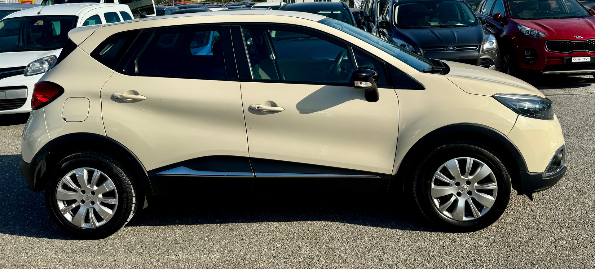 RENAULT Captur 0.9 12V Dynamique (Klima * Alufelgen *Radio mit Multimedia * Sensoren * Multilenkrad * BO6)-image-4