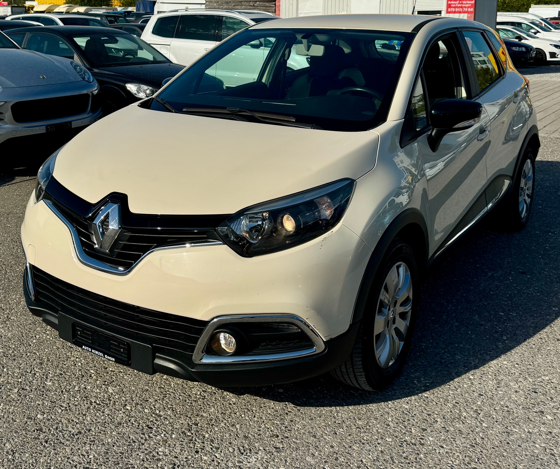 RENAULT Captur 0.9 12V Dynamique (Klima * Alufelgen *Radio mit Multimedia * Sensoren * Multilenkrad * BO6)-image-0