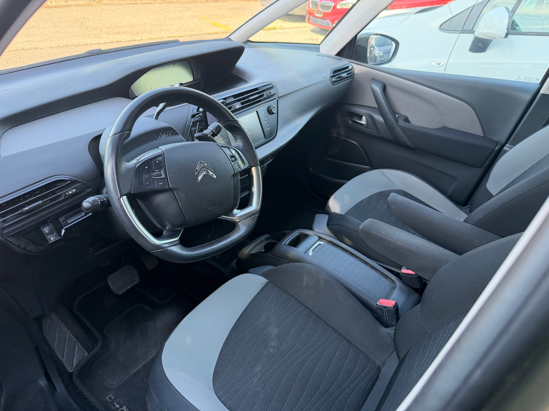 CITROEN C4 Picasso 1.6 e-HDi Attraction ETG6-image-4