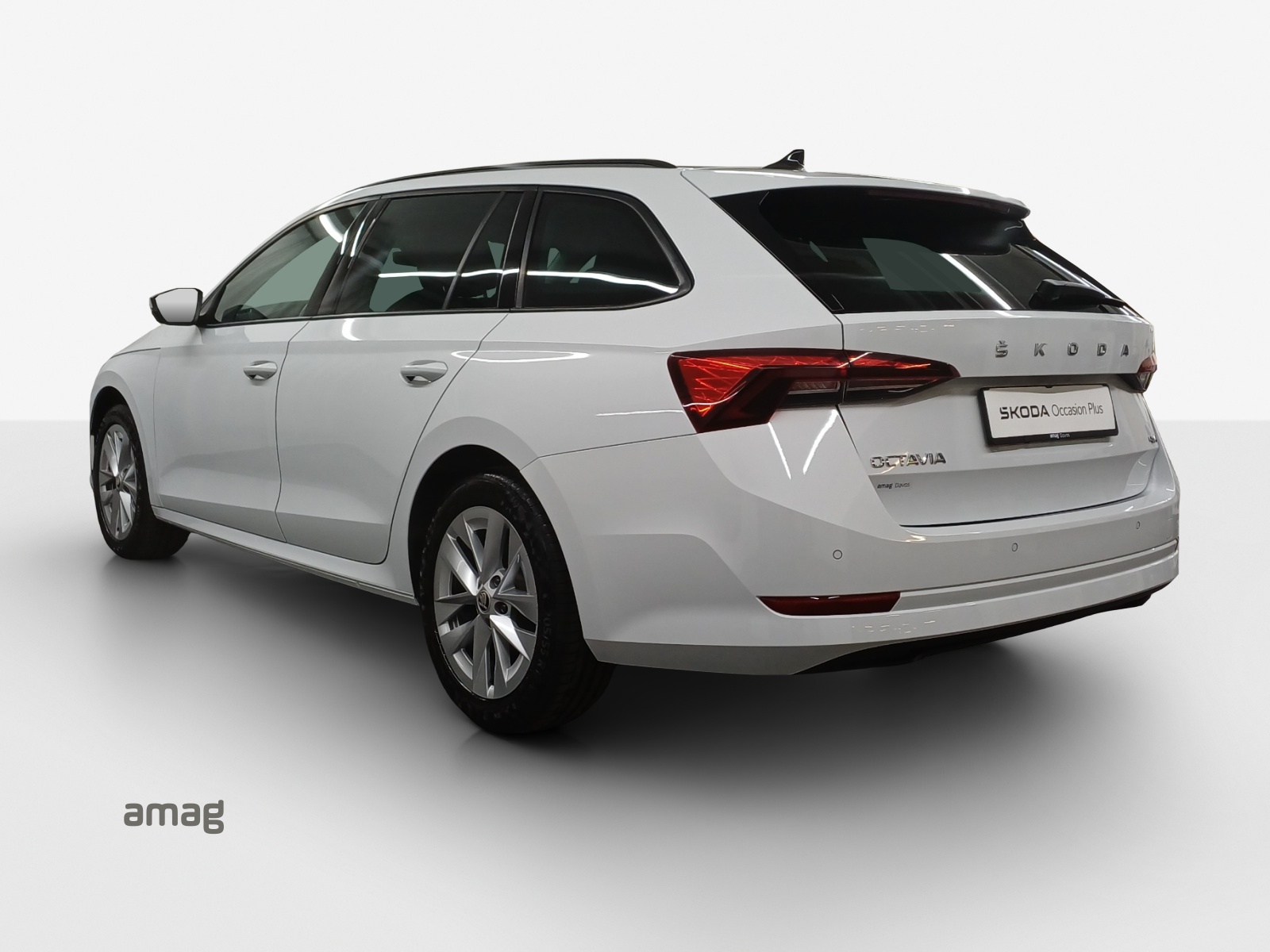 SKODA Octavia Combi 2.0 TSI Ambition DSG 4x4-image-2