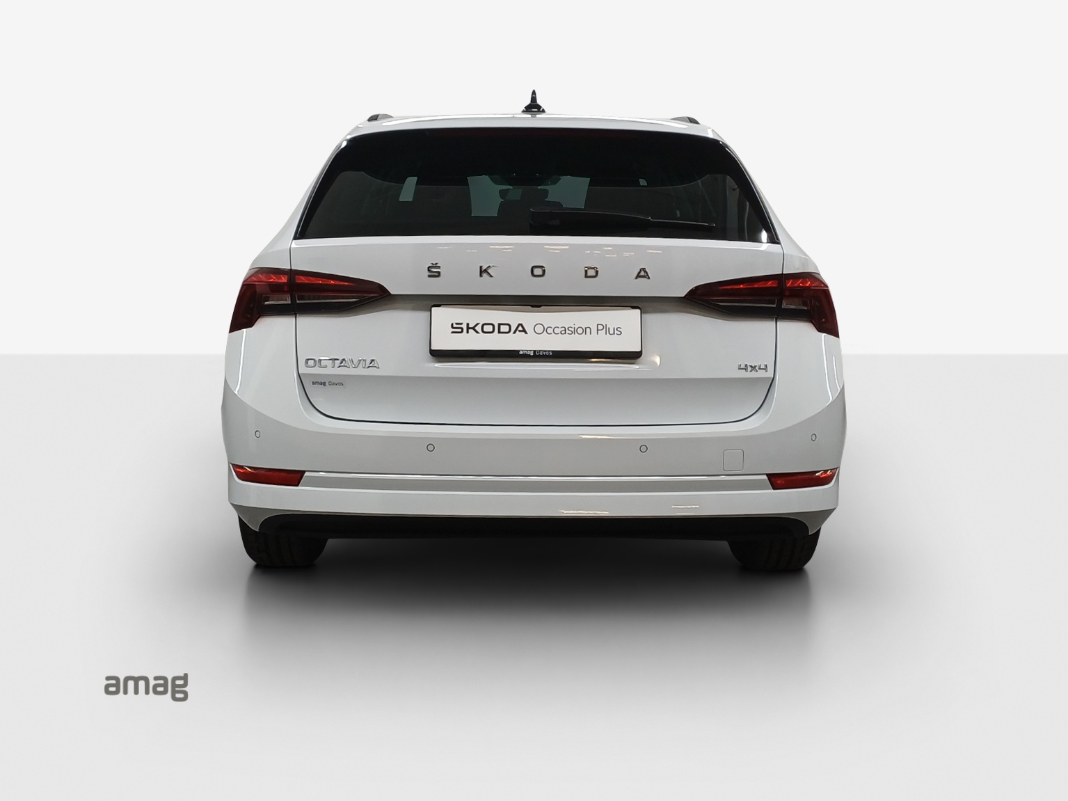 SKODA Octavia Combi 2.0 TSI Ambition DSG 4x4-image-3