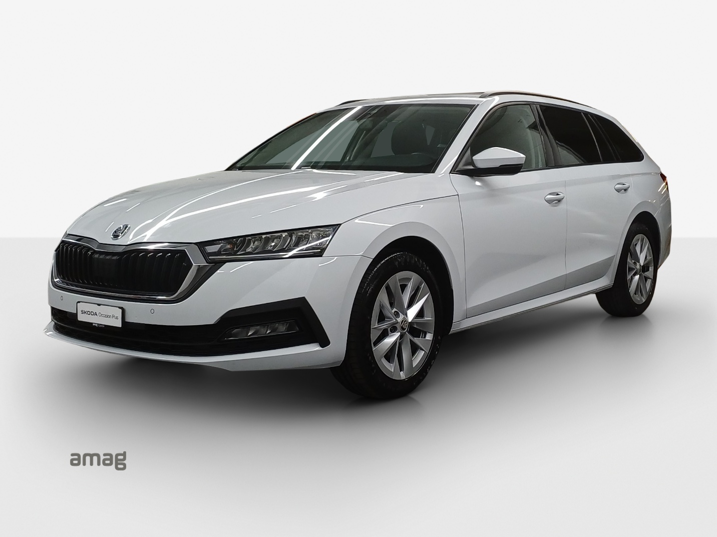 SKODA Octavia Combi 2.0 TSI Ambition DSG 4x4-image-0